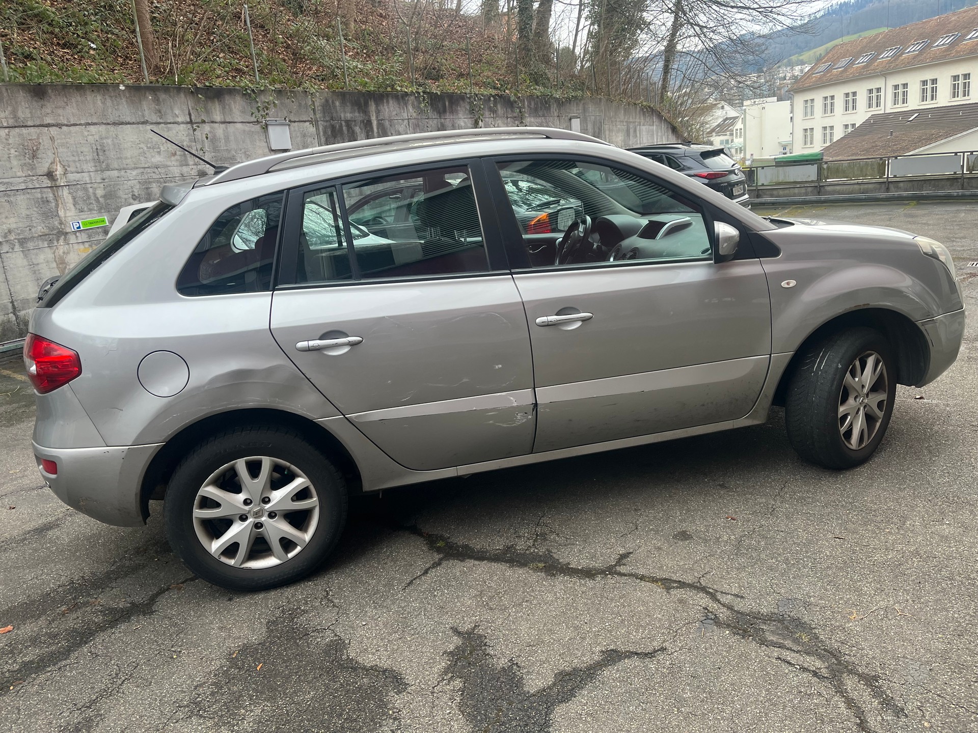 RENAULT Koleos 2.5 Dynamique 4x4-image-1