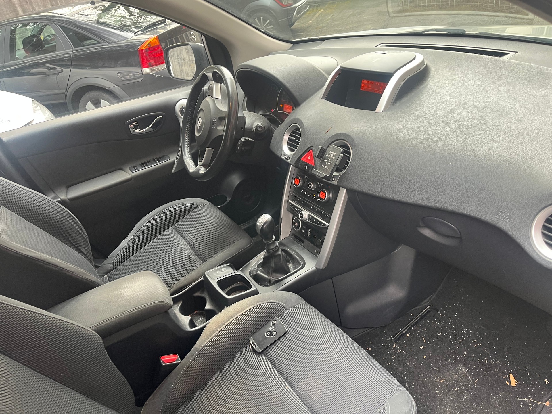 RENAULT Koleos 2.5 Dynamique 4x4-image-9