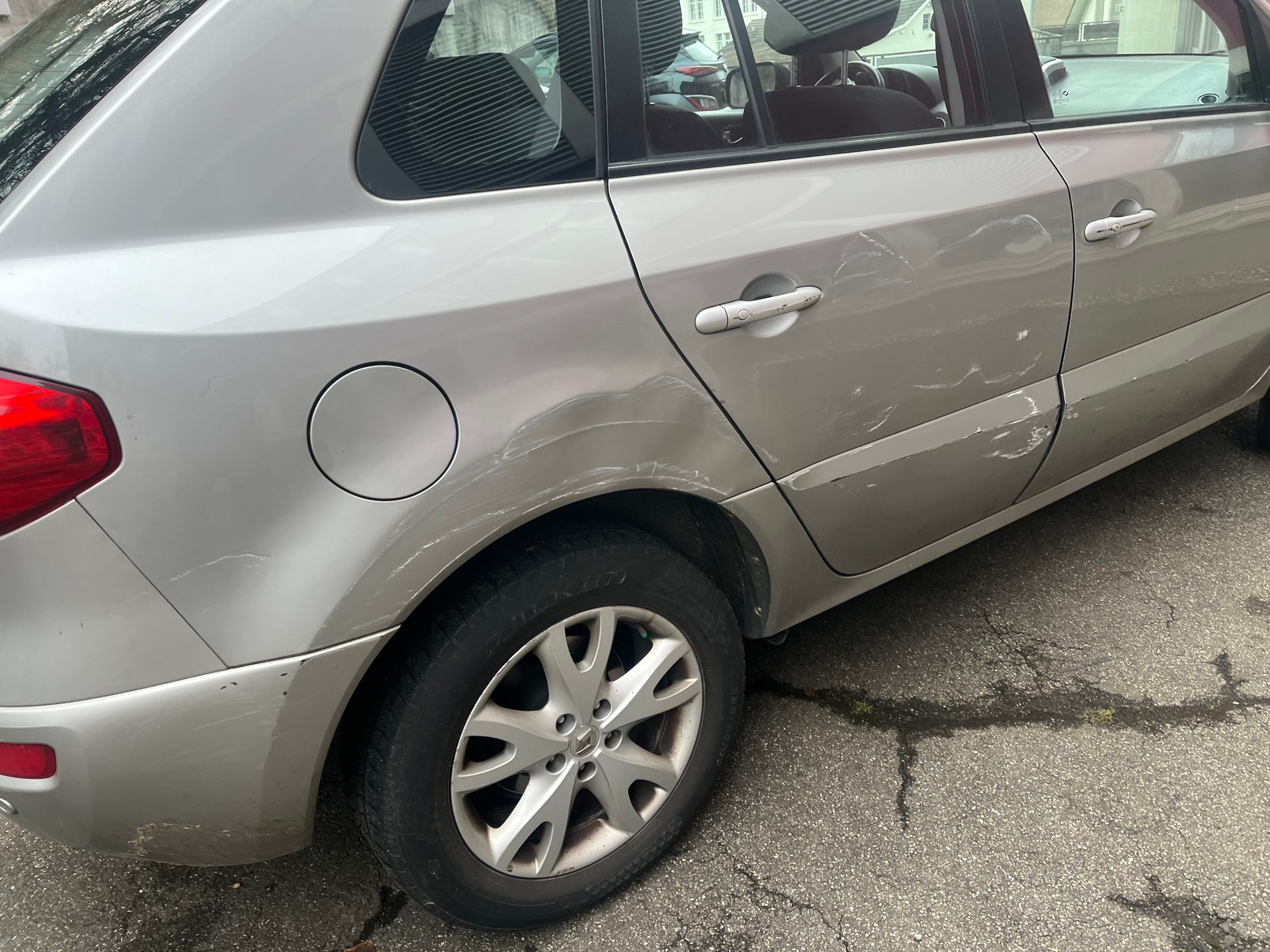 RENAULT Koleos 2.5 Dynamique 4x4-image-2