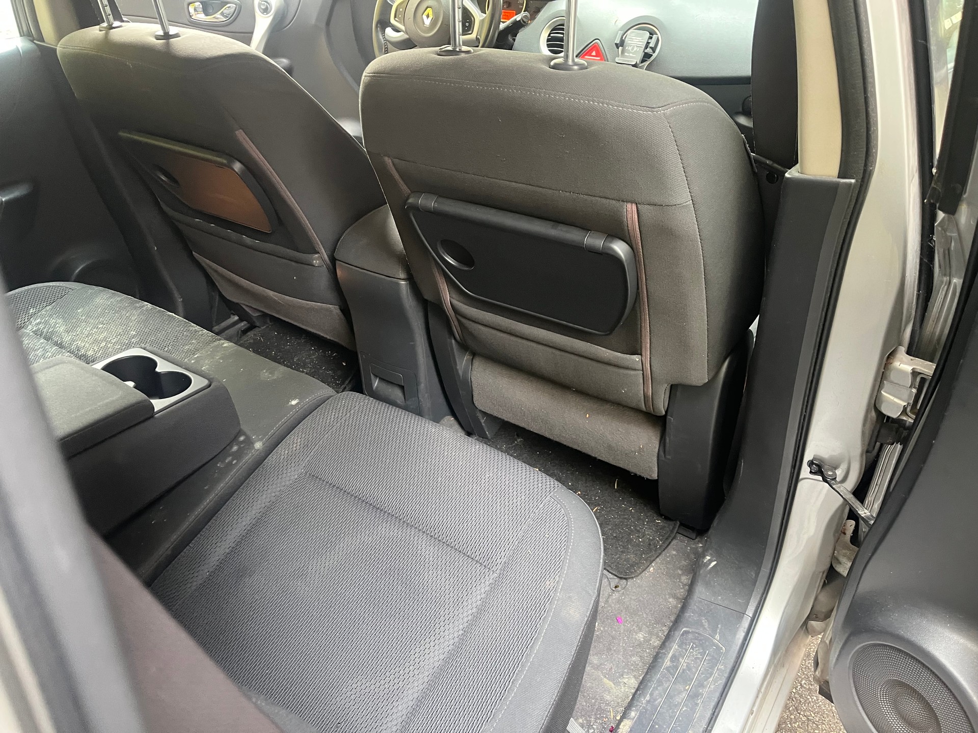 RENAULT Koleos 2.5 Dynamique 4x4-image-15