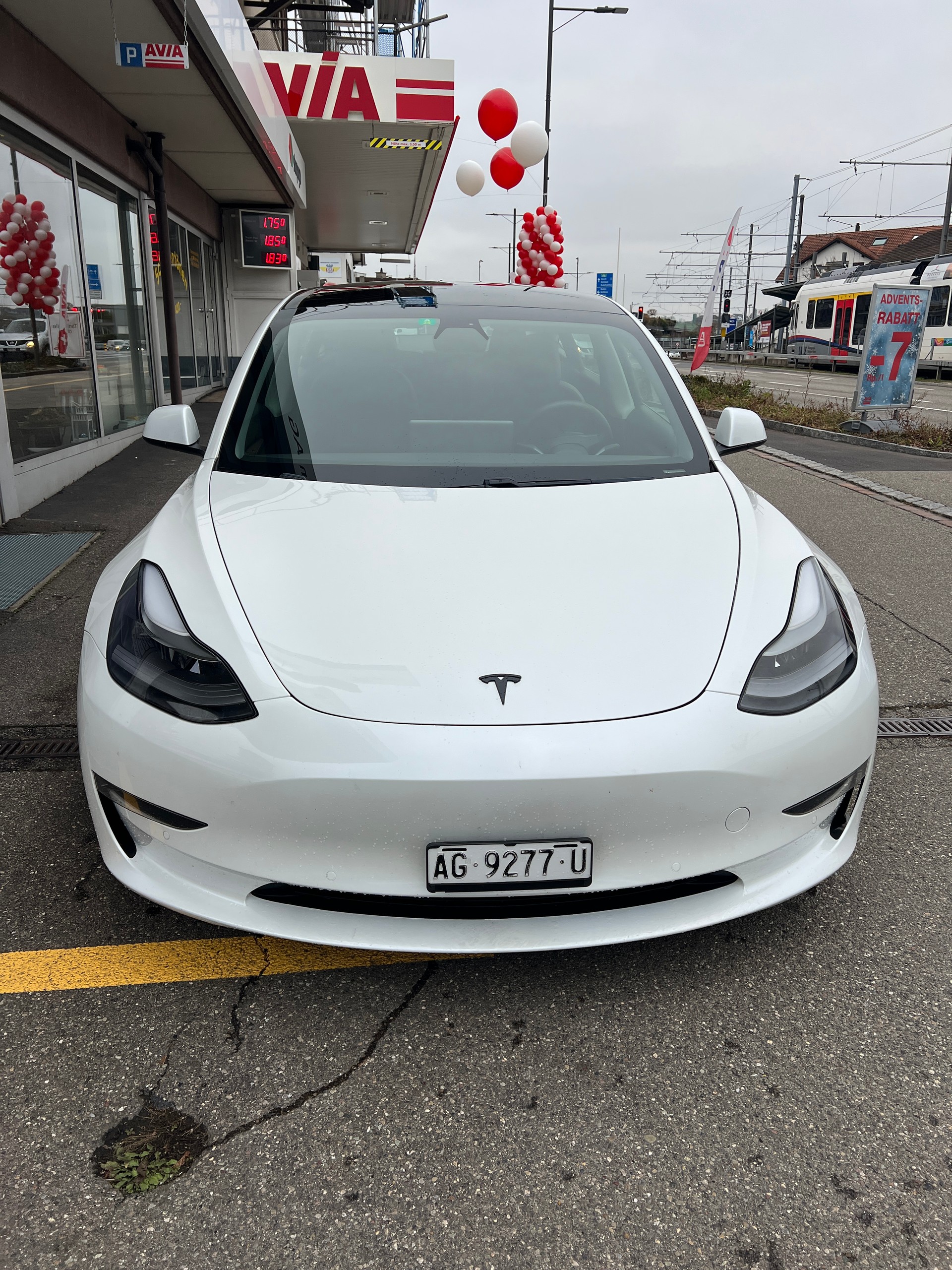 TESLA Model 3 Performance Dual Motor AWD CH-Auto mit Werksgarantie 52% Rabatt-image-3