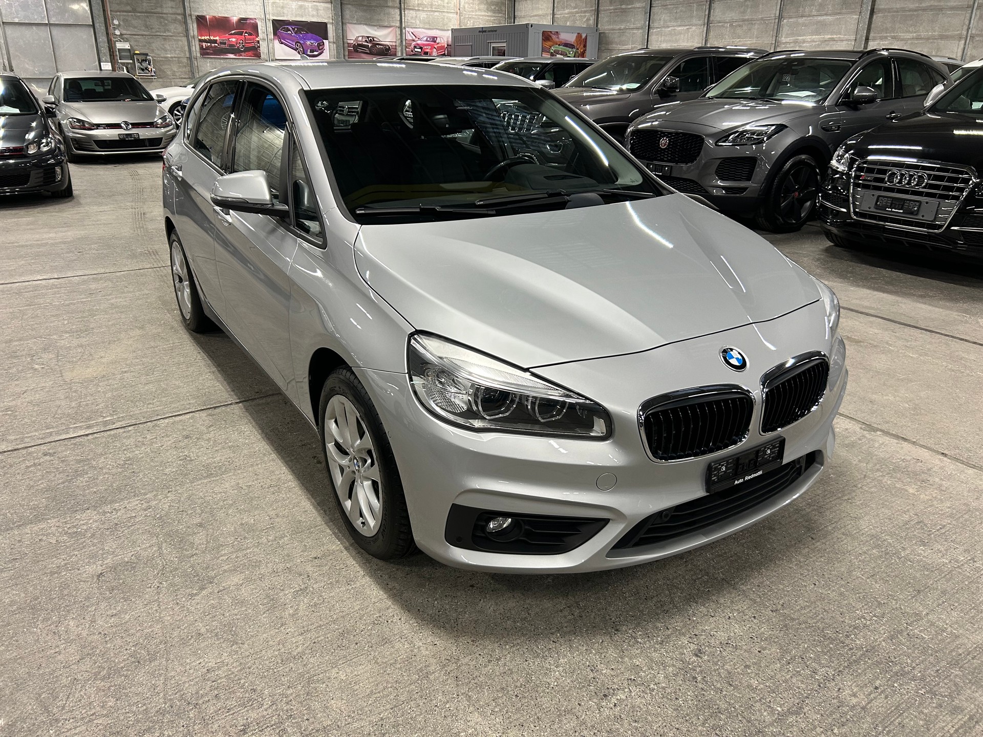BMW 225i xDrive Active Tourer Steptronic-image-0