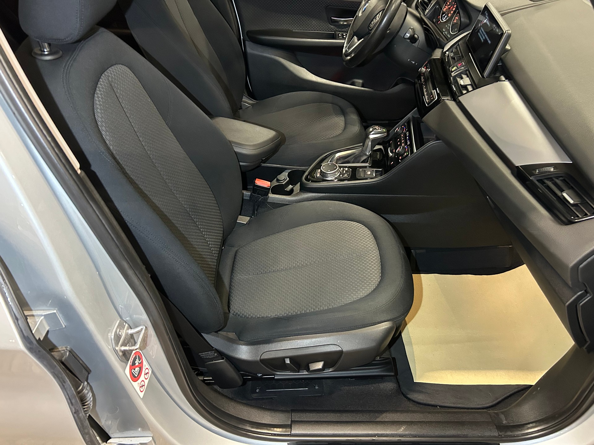 BMW 225i xDrive Active Tourer Steptronic-image-11