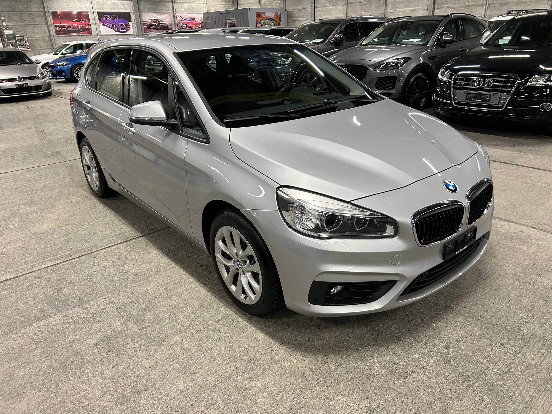 BMW 225i xDrive Active Tourer Steptronic-image-1