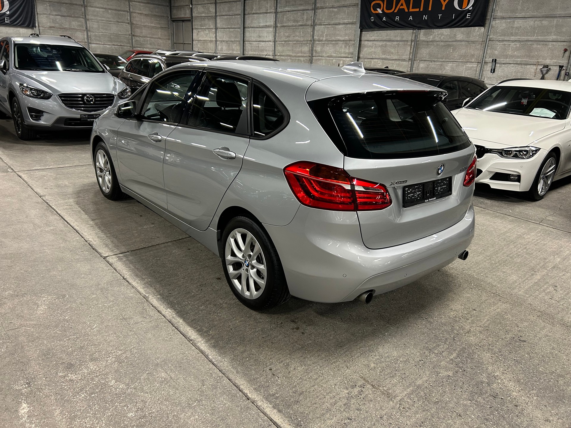 BMW 225i xDrive Active Tourer Steptronic-image-5