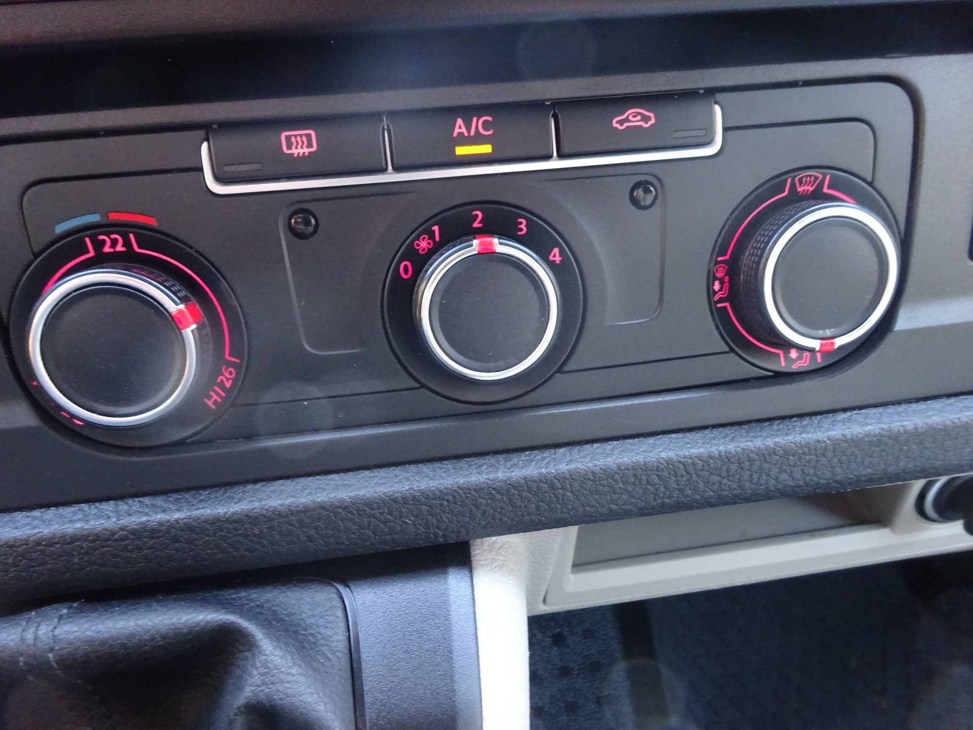 VW T6 2.0 TDI 4Motion-image-9