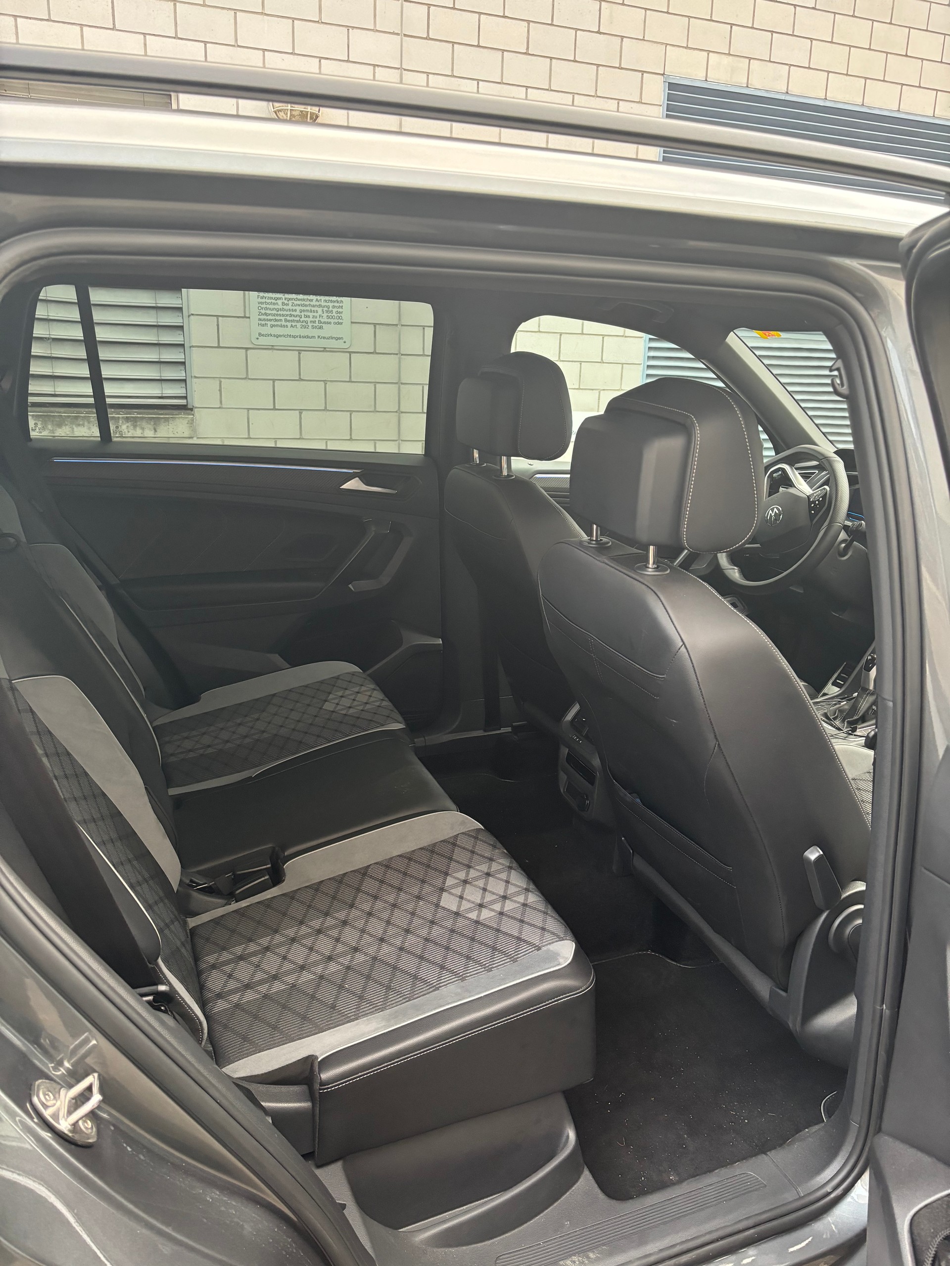 VW Tiguan Allspace 2.0 TDI SCR R-Line 4Motion DSG-image-7