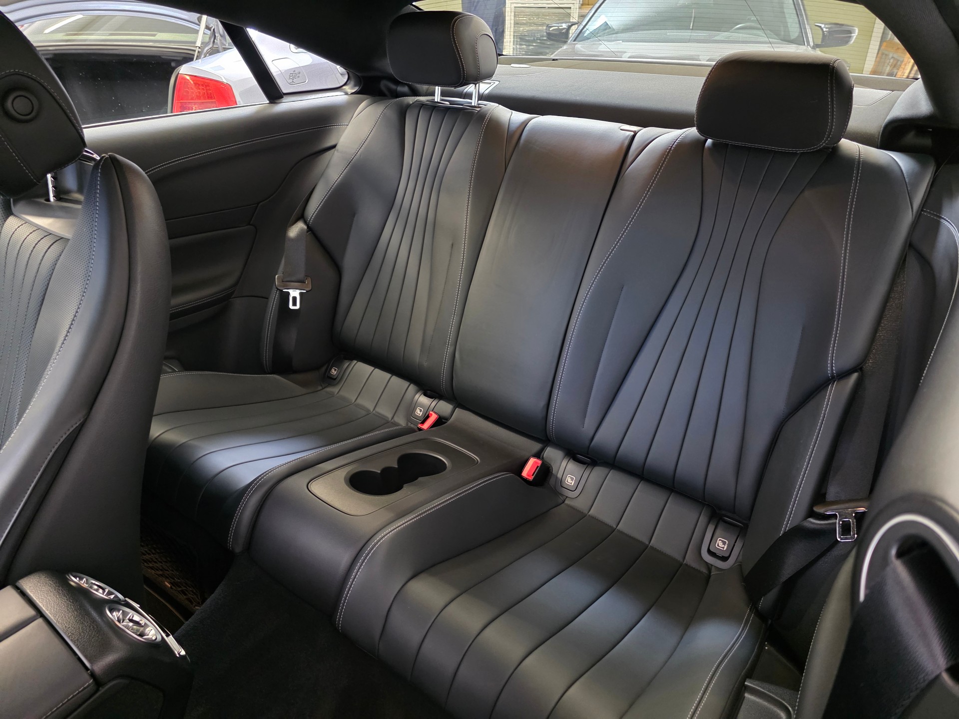 MERCEDES-BENZ E 400 Coupé AMG Line 4 Matic 9G-Tronic-image-4