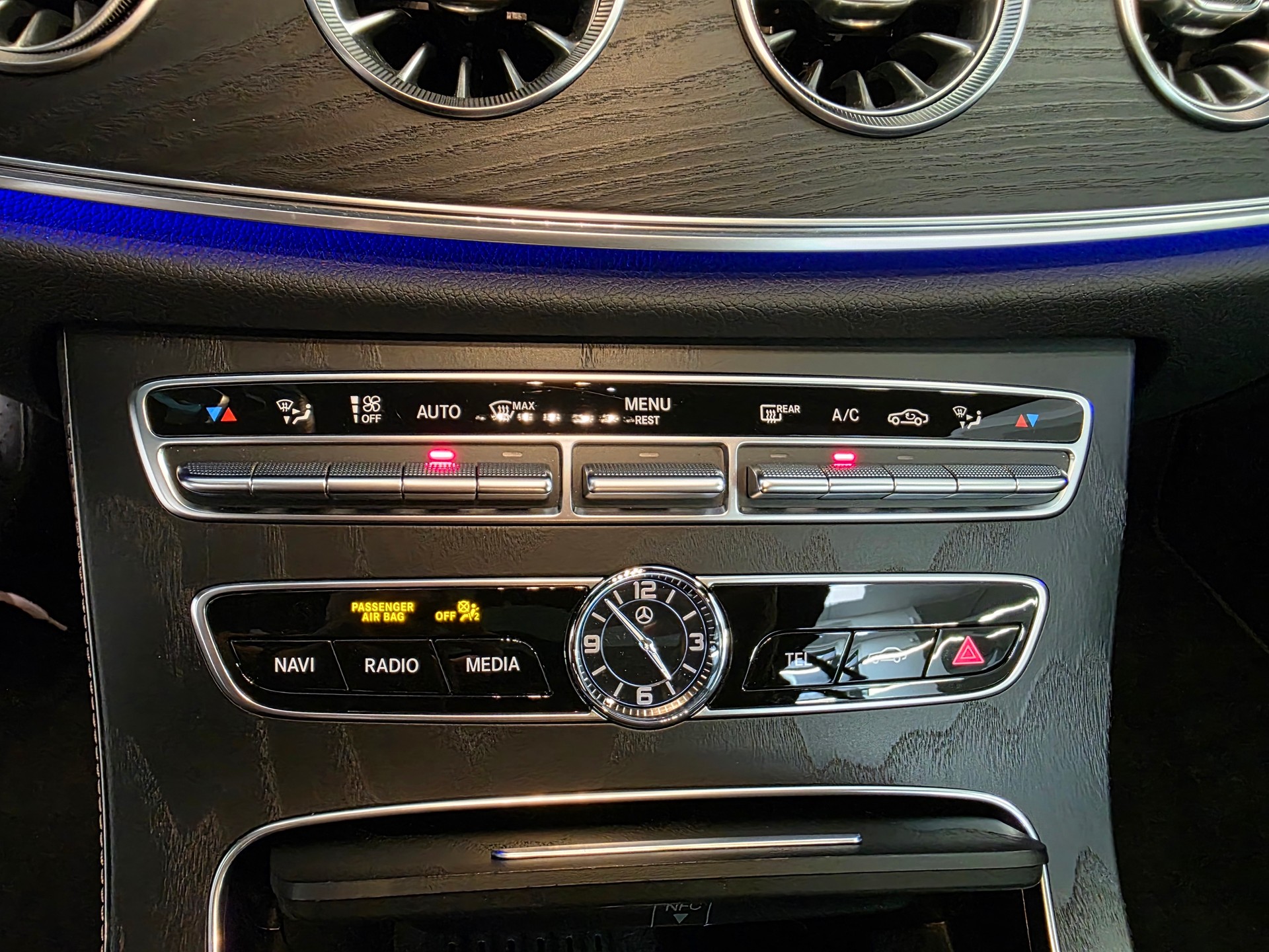 MERCEDES-BENZ E 400 Coupé AMG Line 4 Matic 9G-Tronic-image-11