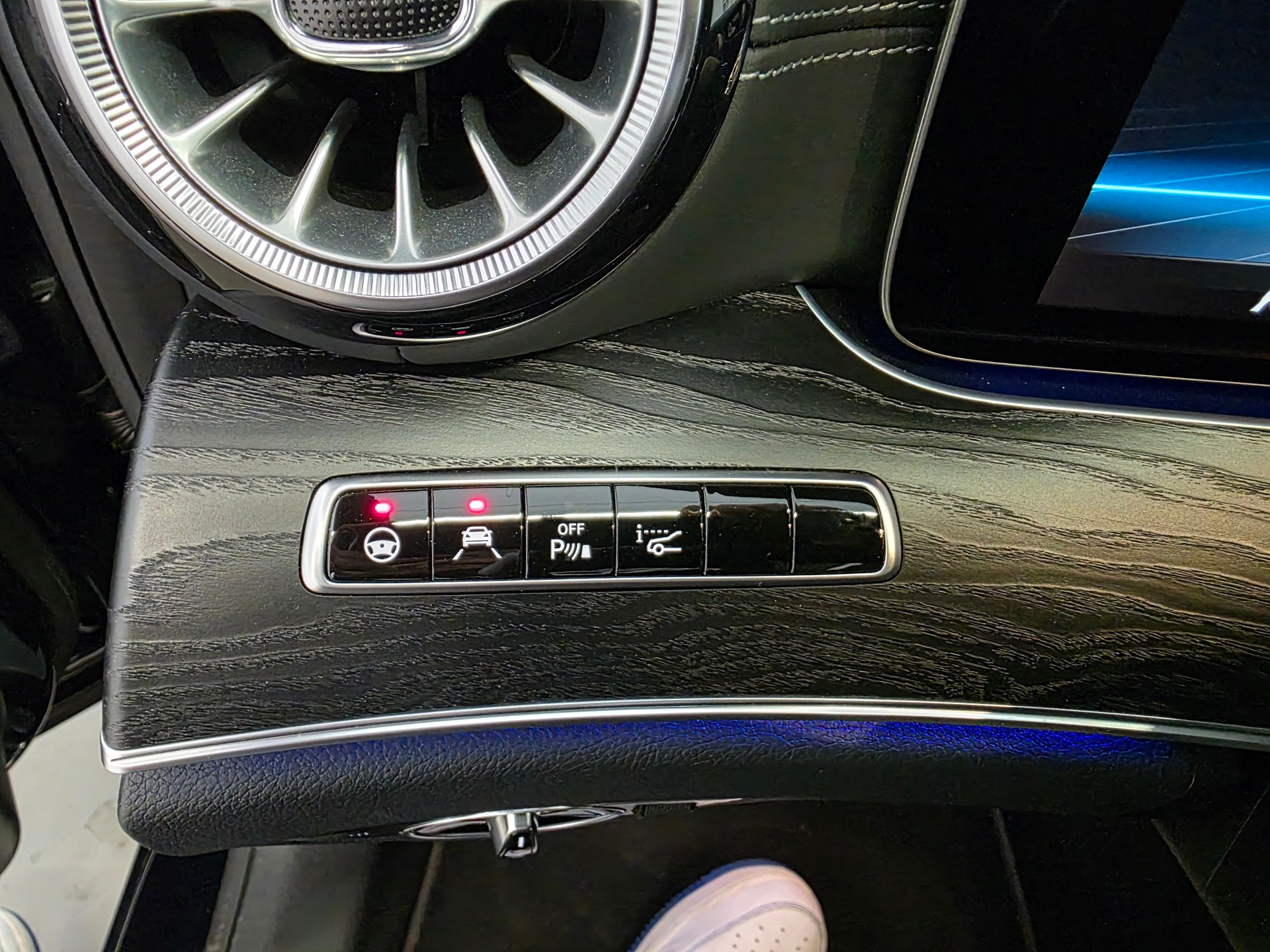 MERCEDES-BENZ E 400 Coupé AMG Line 4 Matic 9G-Tronic-image-16