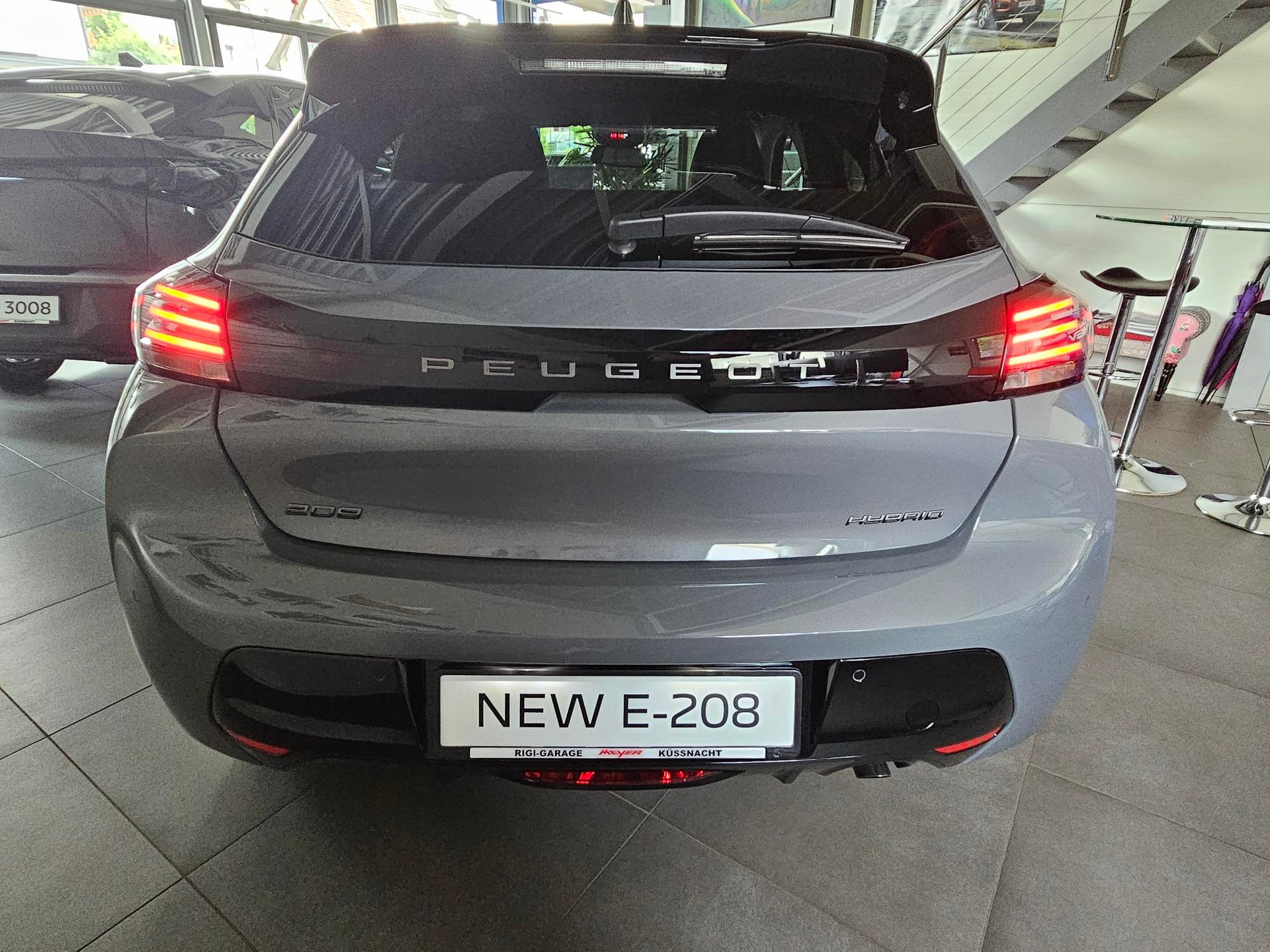PEUGEOT 208 1.2 Hybrid Allure Premium-showroom-element-3