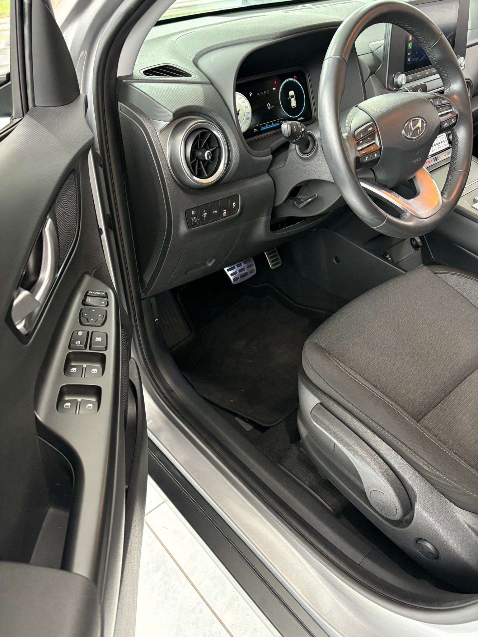 HYUNDAI Kona Electric Amplia-image-6