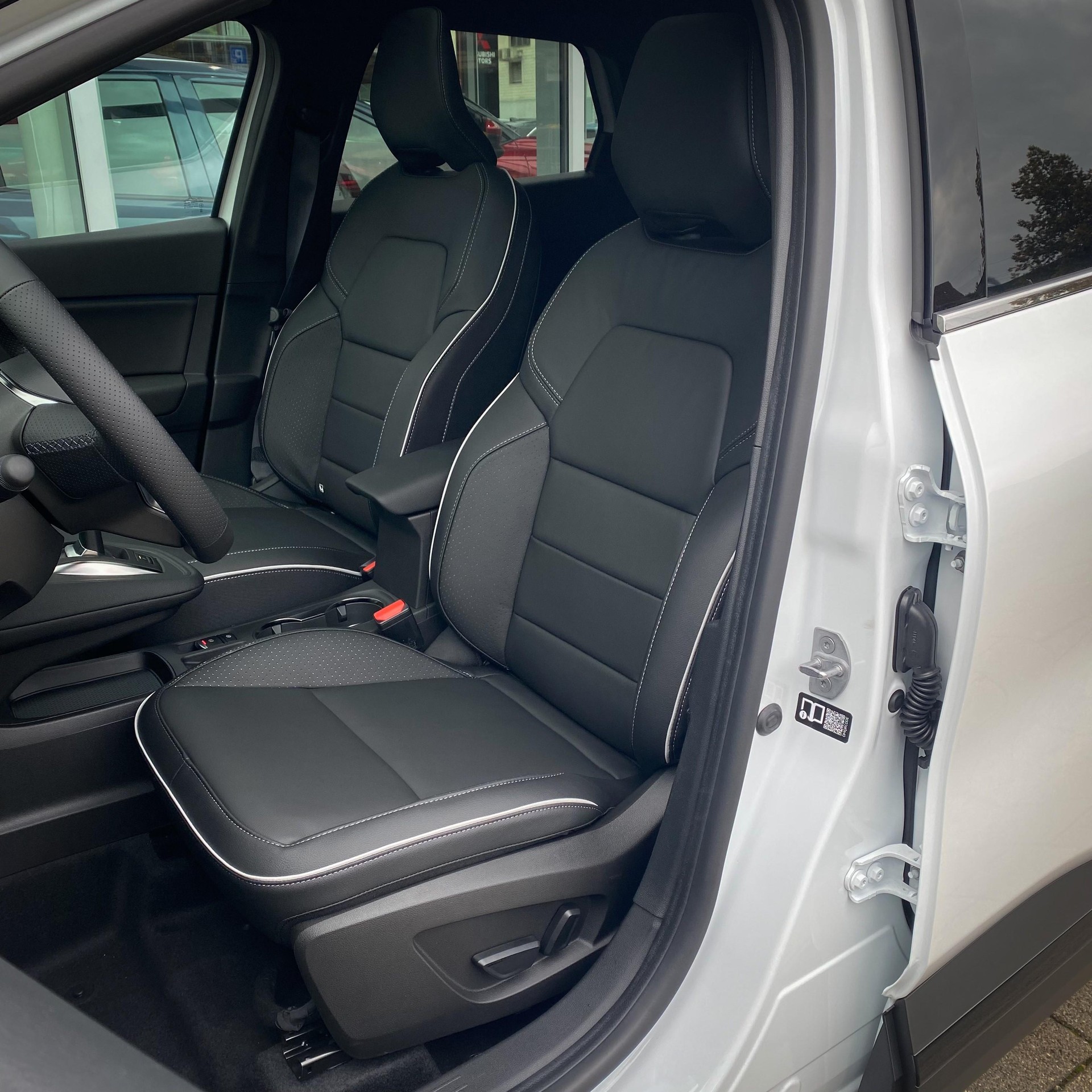 MITSUBISHI ASX 1.8 HEV Instyle-image-9
