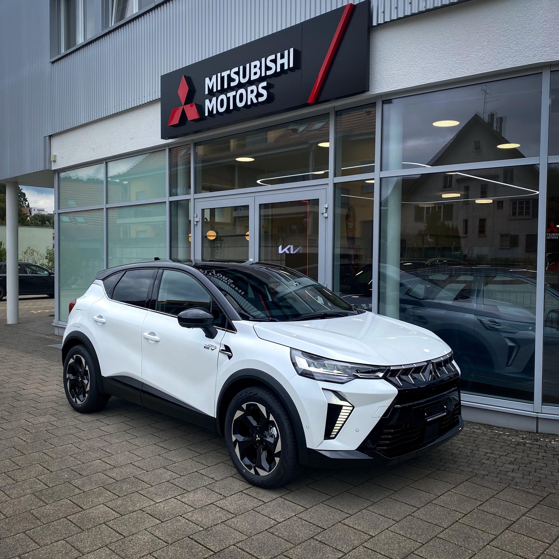 MITSUBISHI ASX 1.8 HEV Instyle-image-0