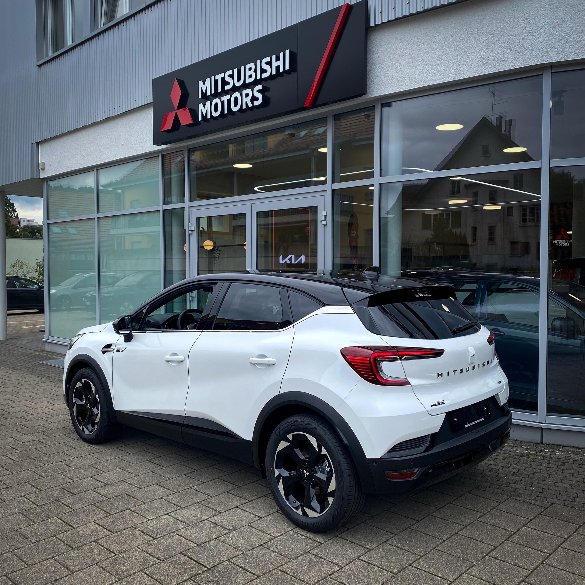 MITSUBISHI ASX 1.8 HEV Instyle-image-1