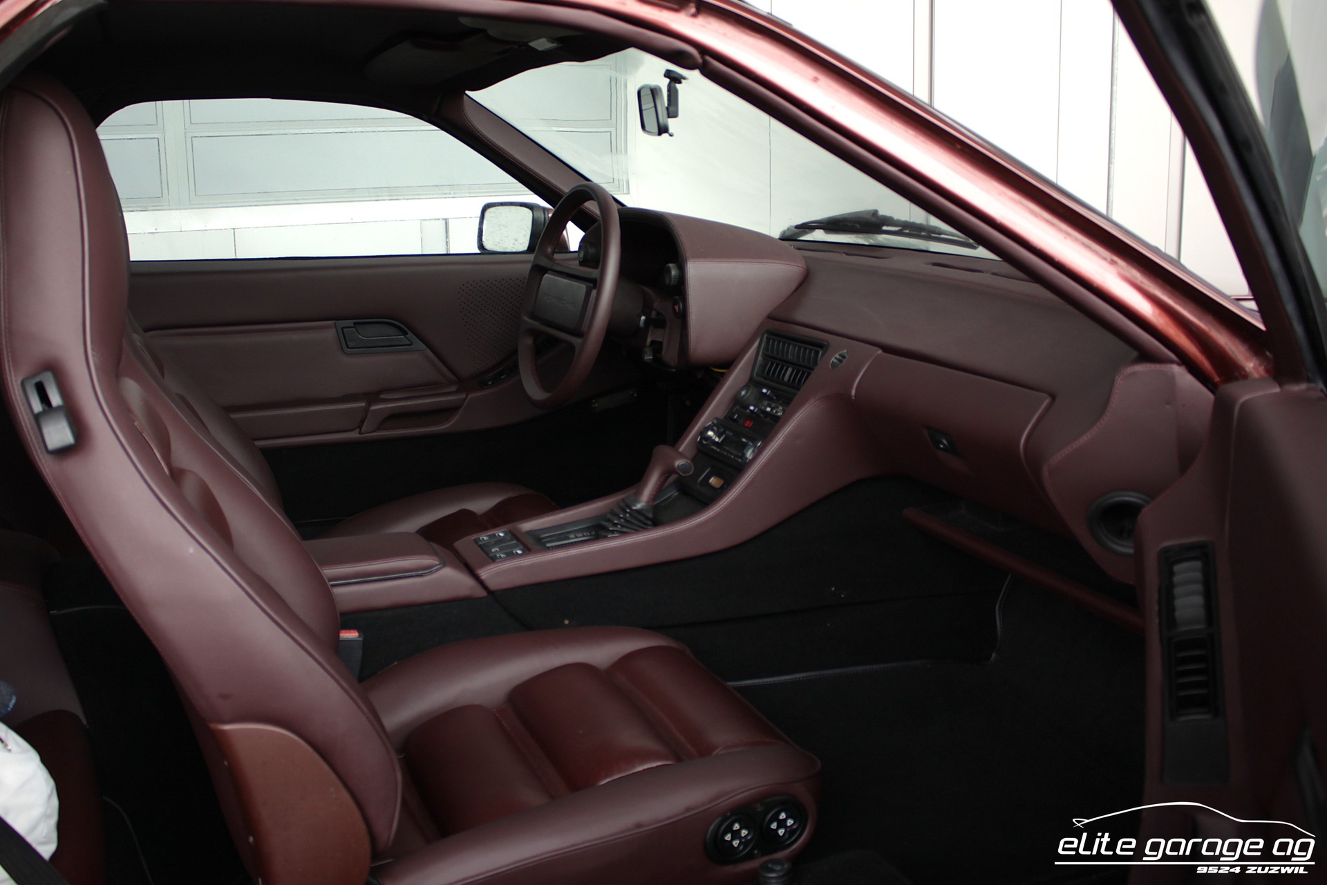 PORSCHE 928 S A-image-15