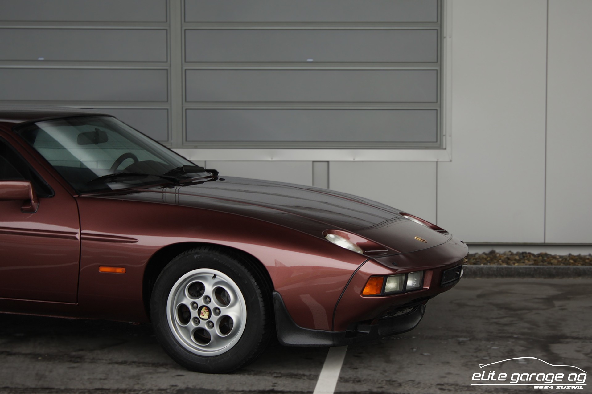 PORSCHE 928 S A-image-8
