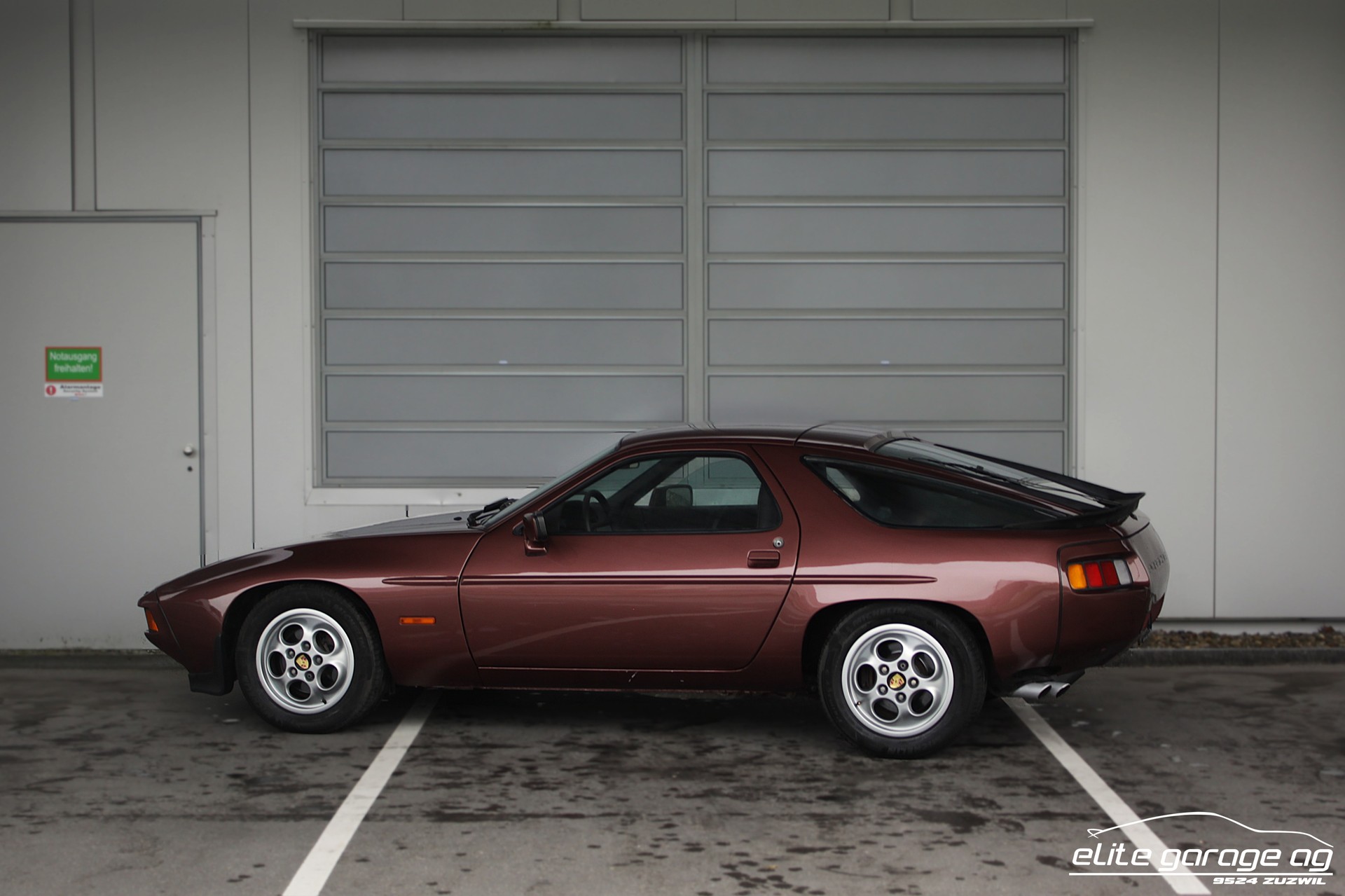 PORSCHE 928 S A-image-2
