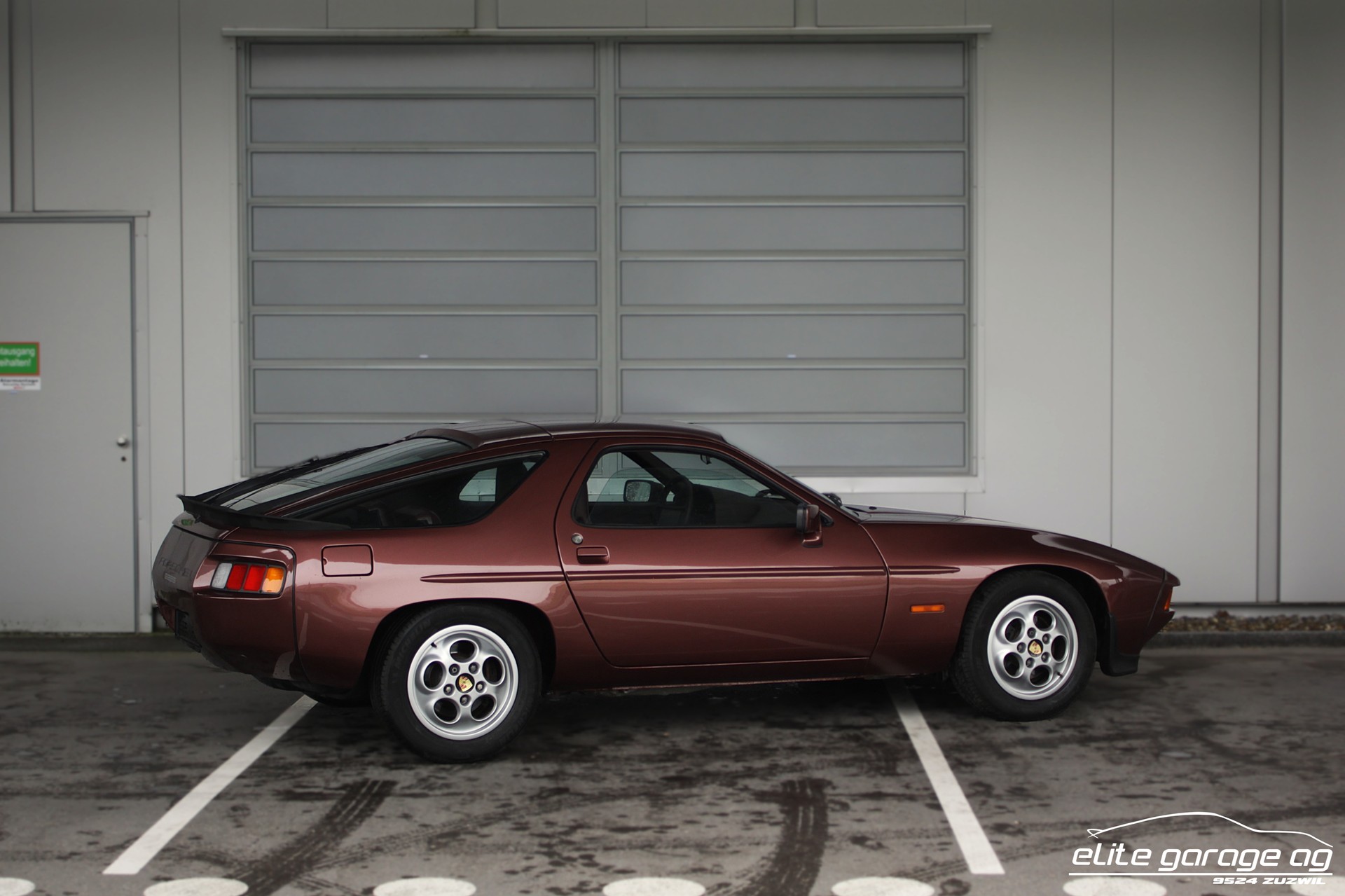 PORSCHE 928 S A-image-4