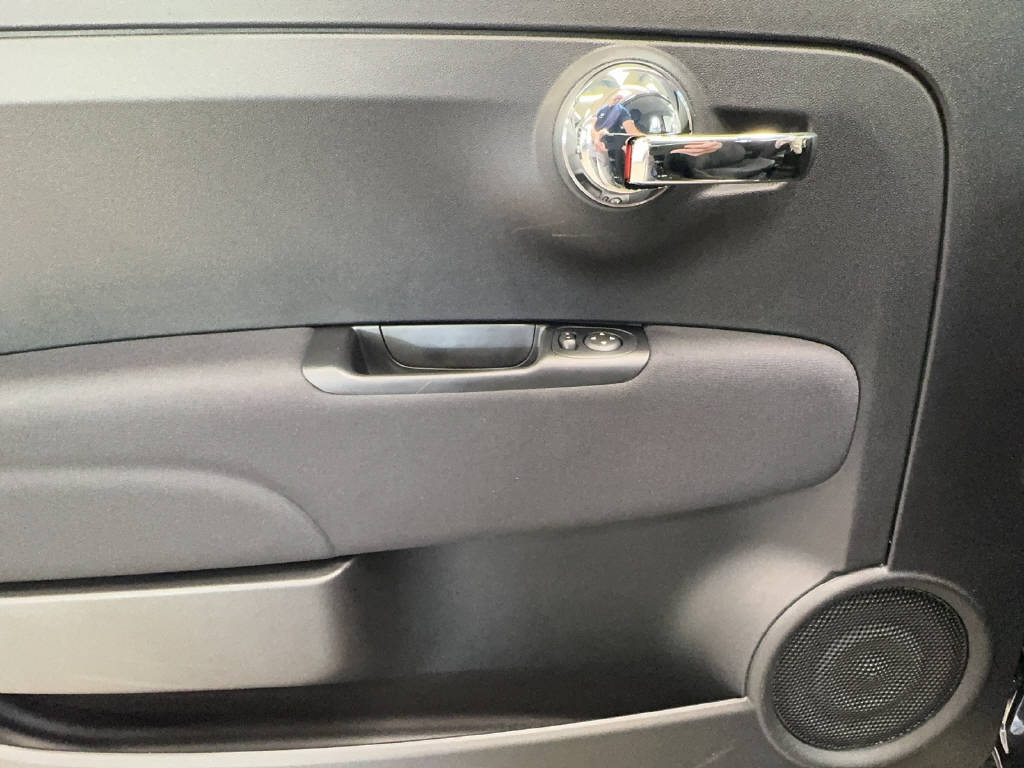 FIAT 500 C 1.0 Hybrid Lounge-image-10