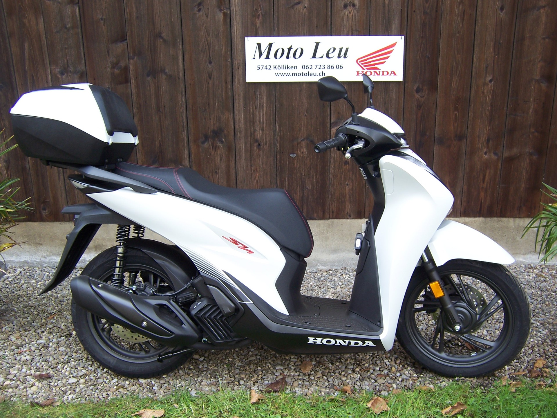 HONDA SH 125 Sporty-showroom-element-2