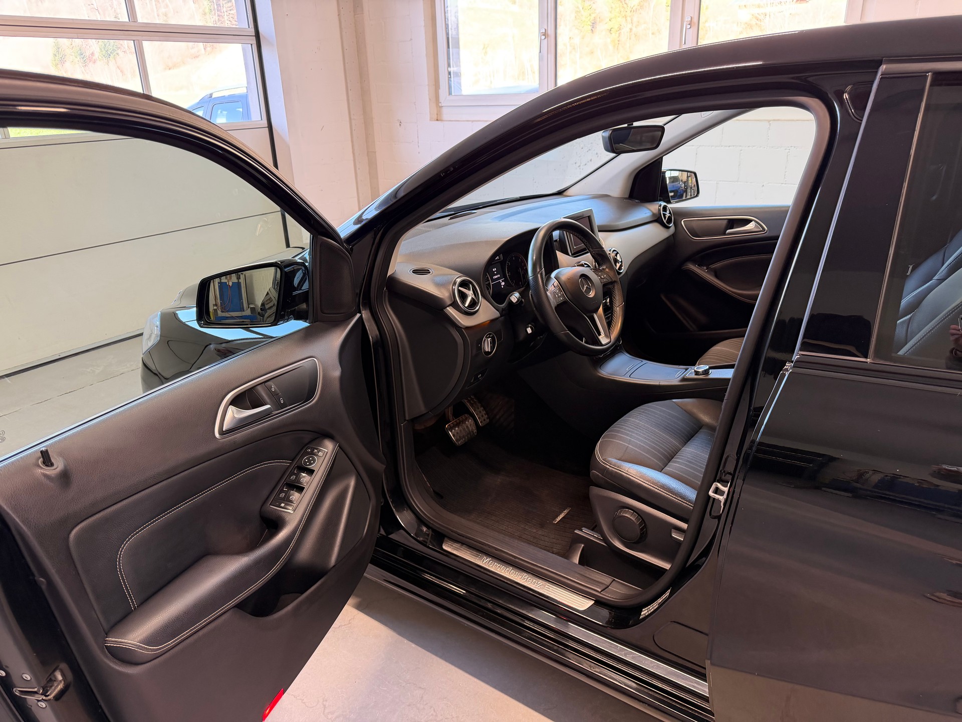 MERCEDES-BENZ B 200 CDI 7G-DCT-image-9