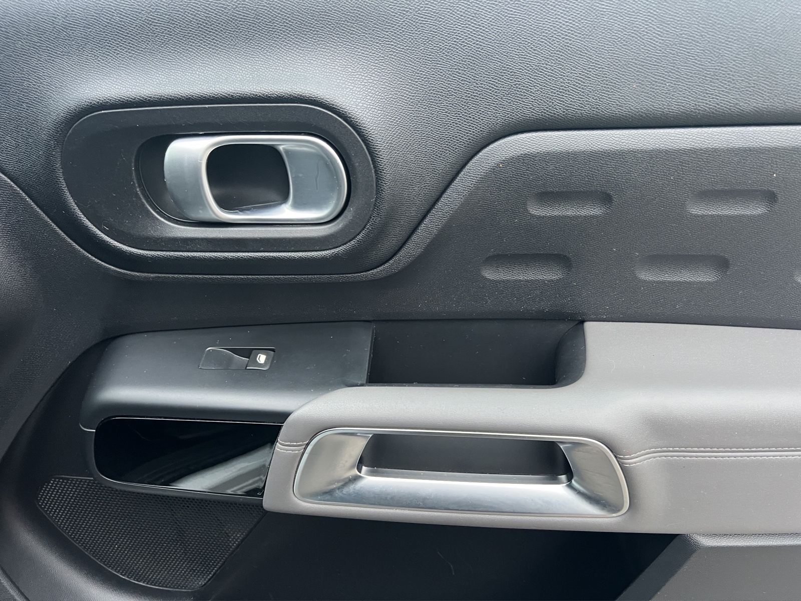 CITROEN C5 Aircross 2.0 BlueHD Shine EAT8-image-16