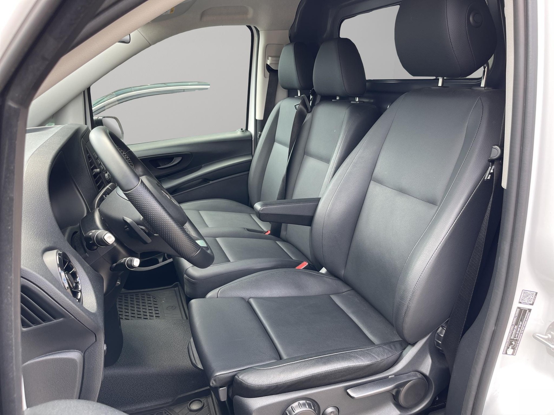 MERCEDES-BENZ eVito 112 Kaw. L 60 kWh-image-7
