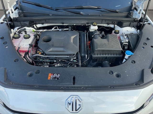 MG HS 1.5 T HEV Luxury-image-11