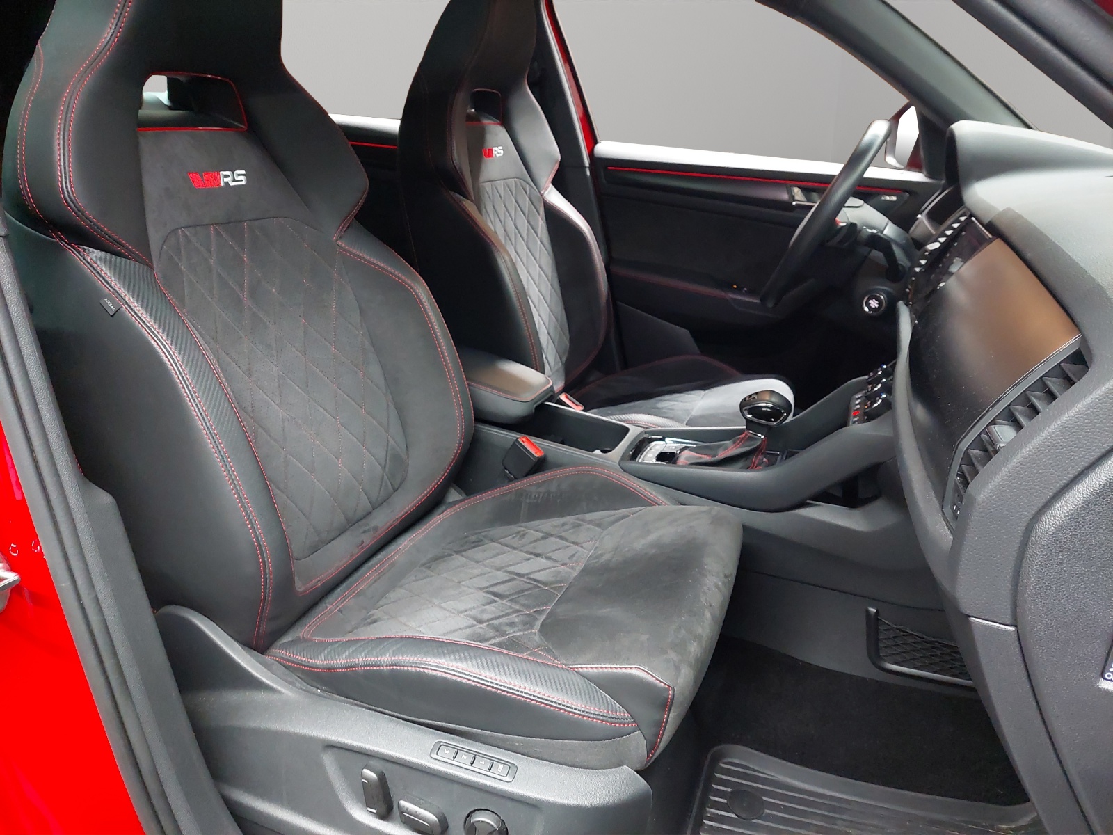 SKODA Kodiaq 2.0 Bi-TDI SCR RS 4x4 DSG-image-8