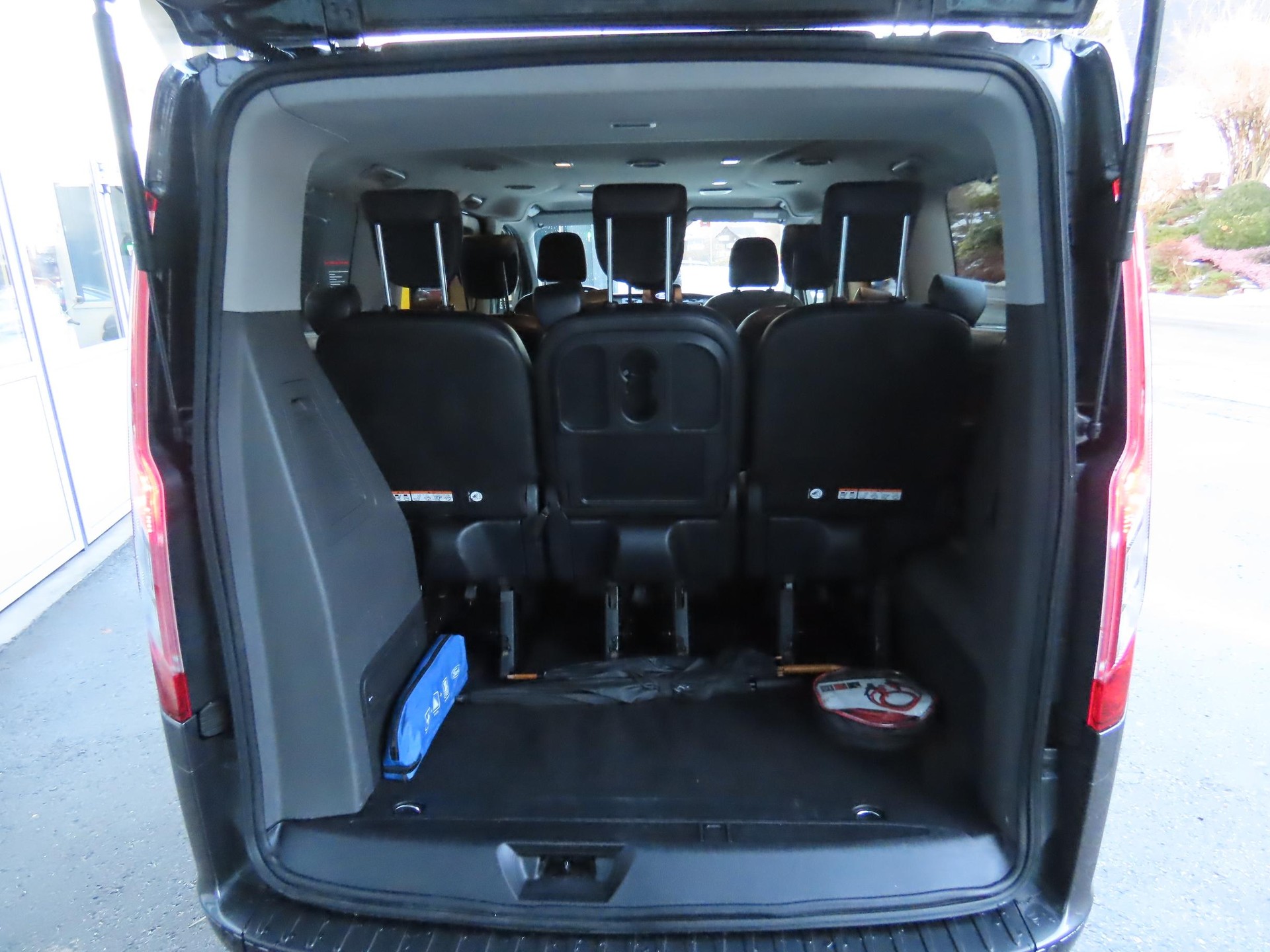 FORD Tourneo C Bus 320 L1 2.0 TDCi 185 Sport-image-8