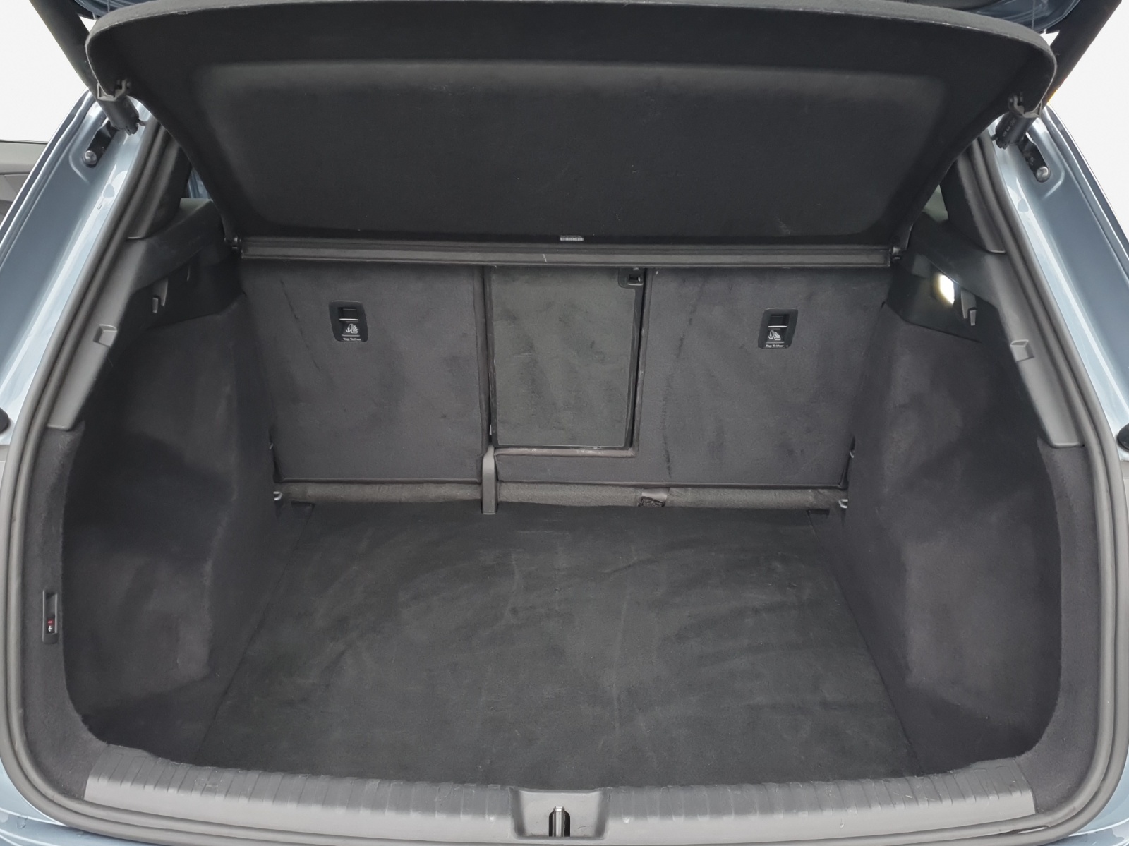 AUDI Q4 e-tron 50 quattro-image-12