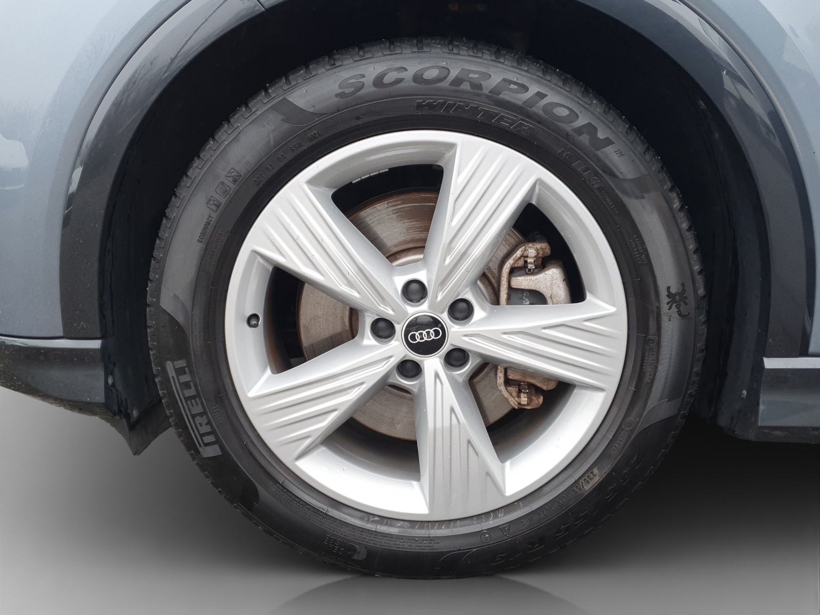 AUDI Q4 e-tron 50 quattro-image-13