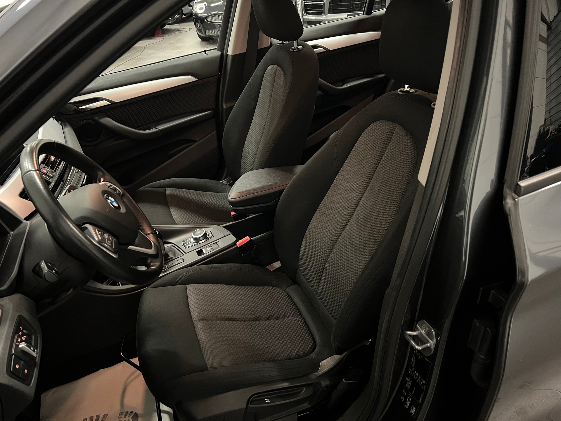 BMW X1 xDrive 18d Steptronic-image-16