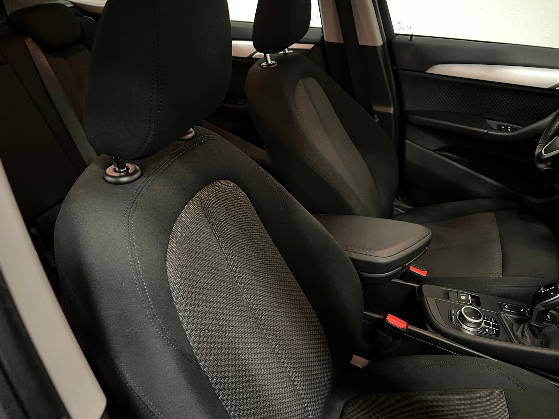 BMW X1 xDrive 18d Steptronic-image-19