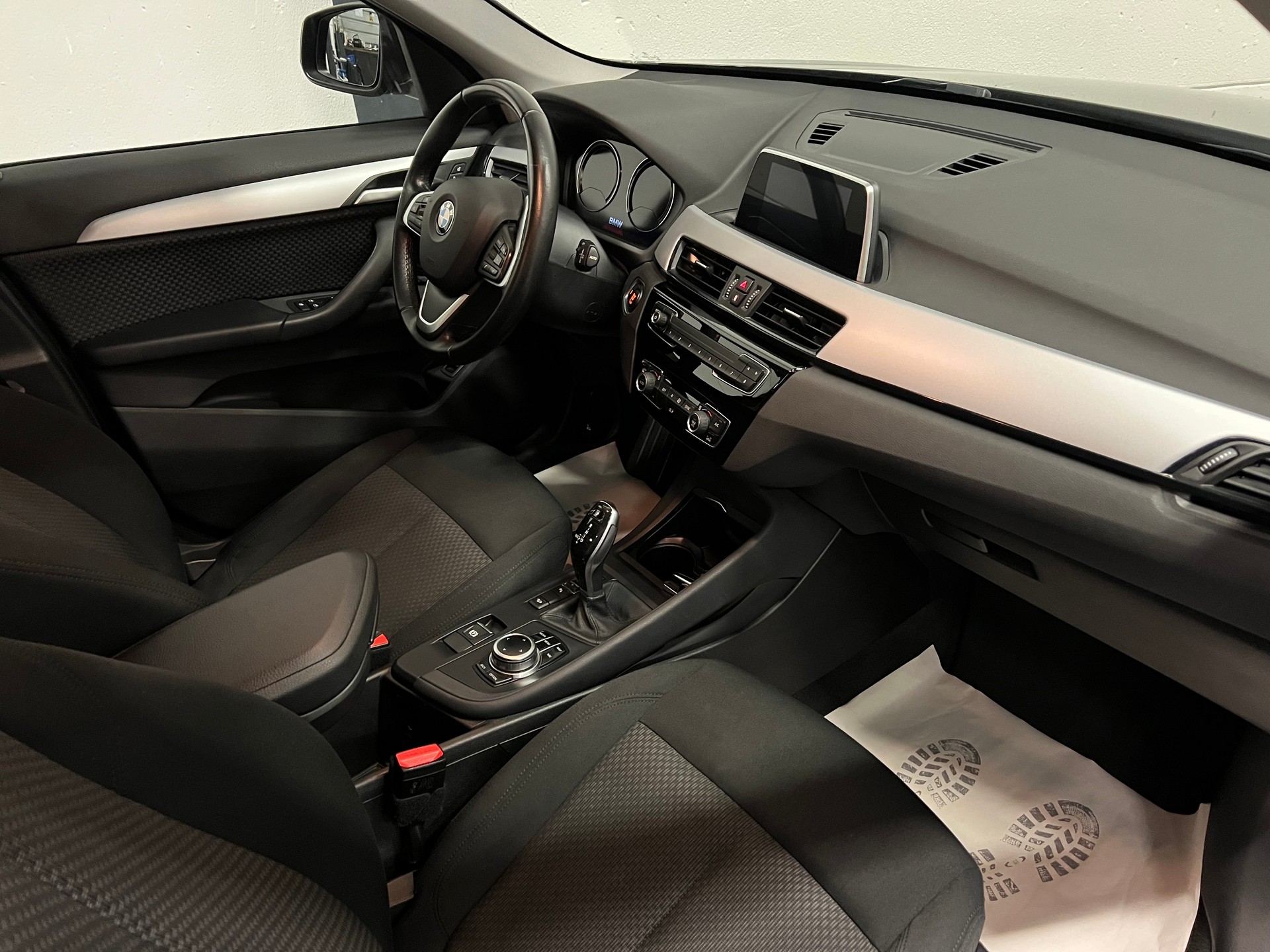BMW X1 xDrive 18d Steptronic-image-18