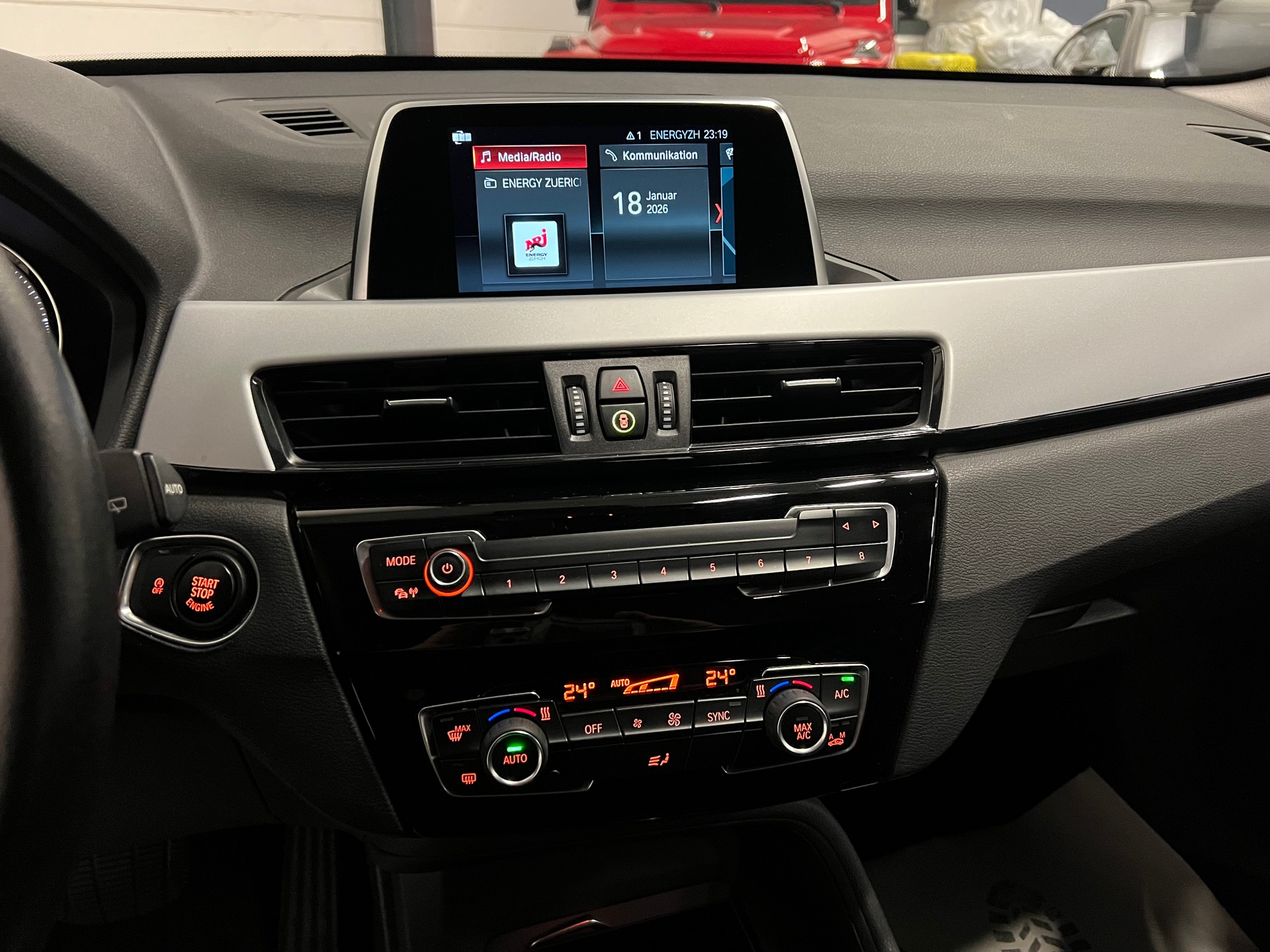 BMW X1 xDrive 18d Steptronic-image-23