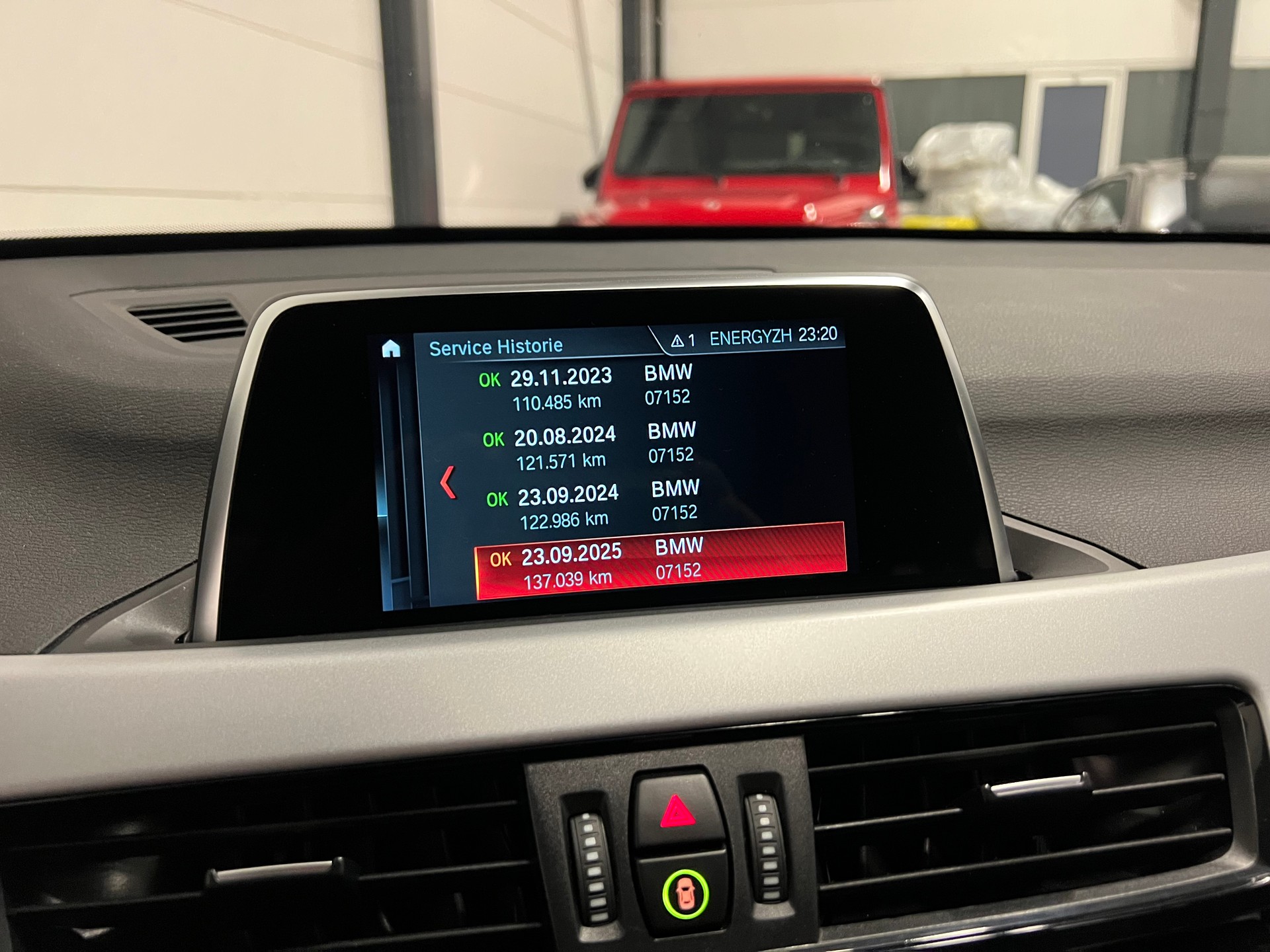 BMW X1 xDrive 18d Steptronic-image-25