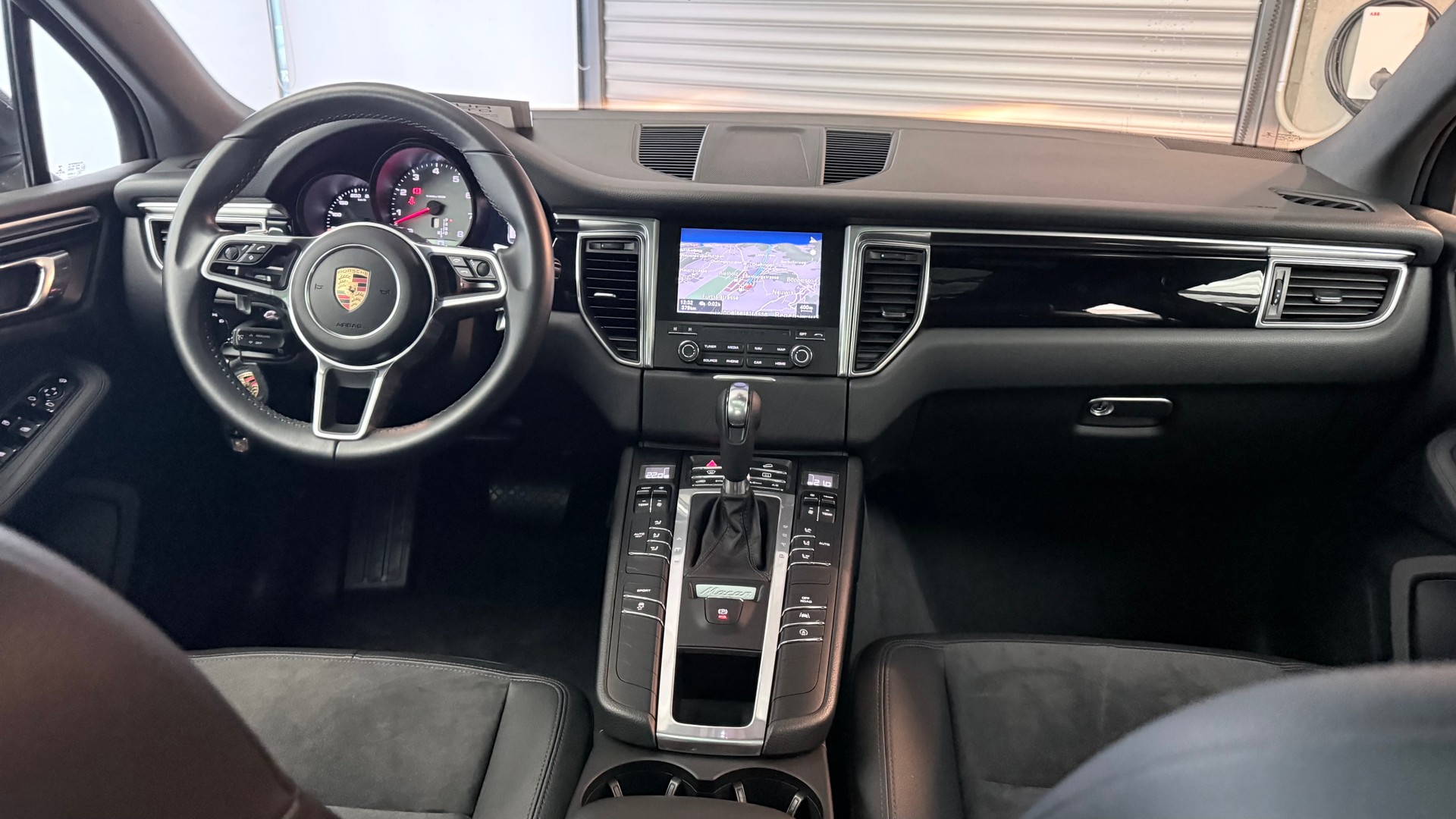 PORSCHE Macan 3.0 V6 S-image-18