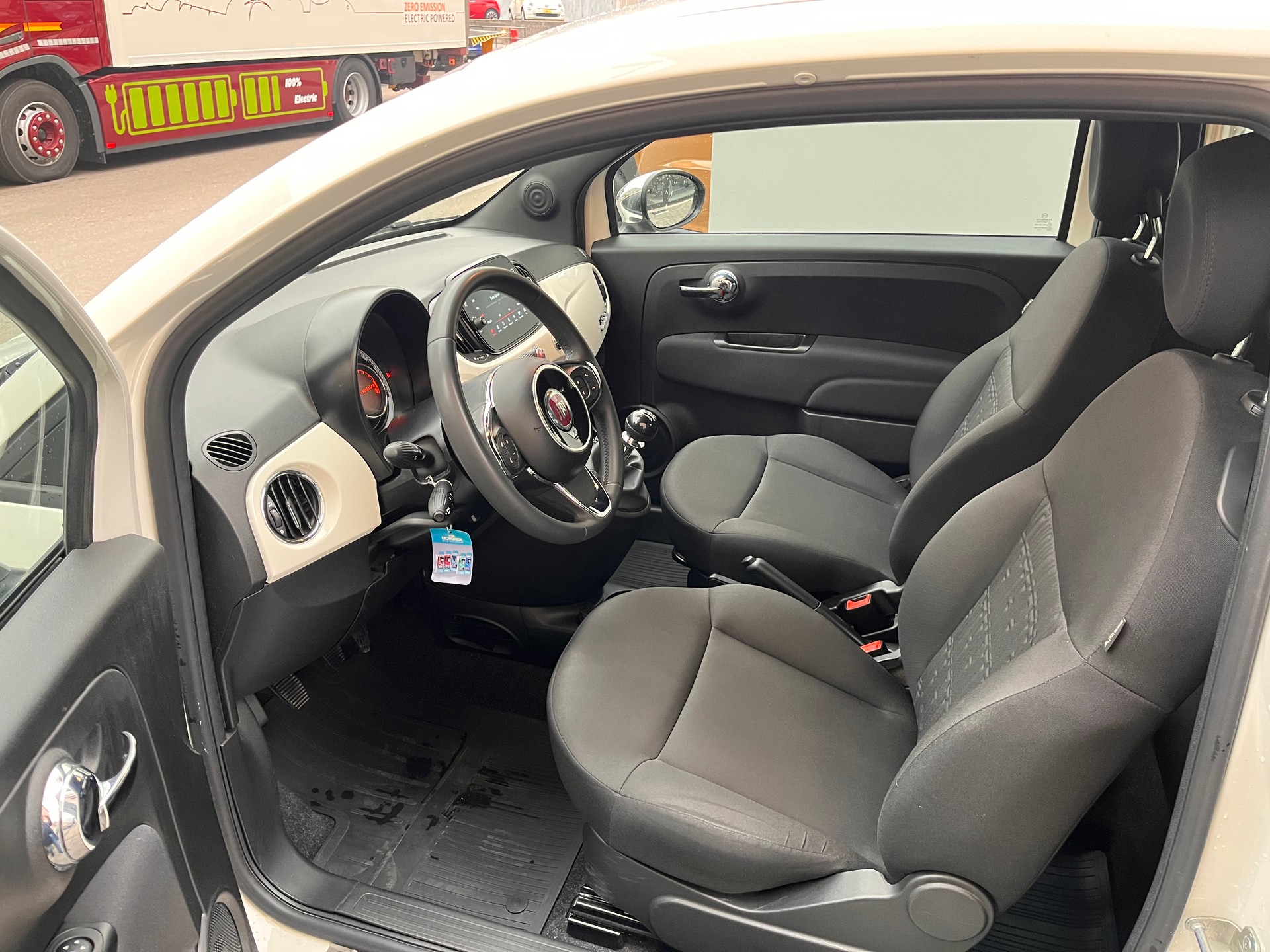 FIAT 500 1.0 MHEV Cult-image-8