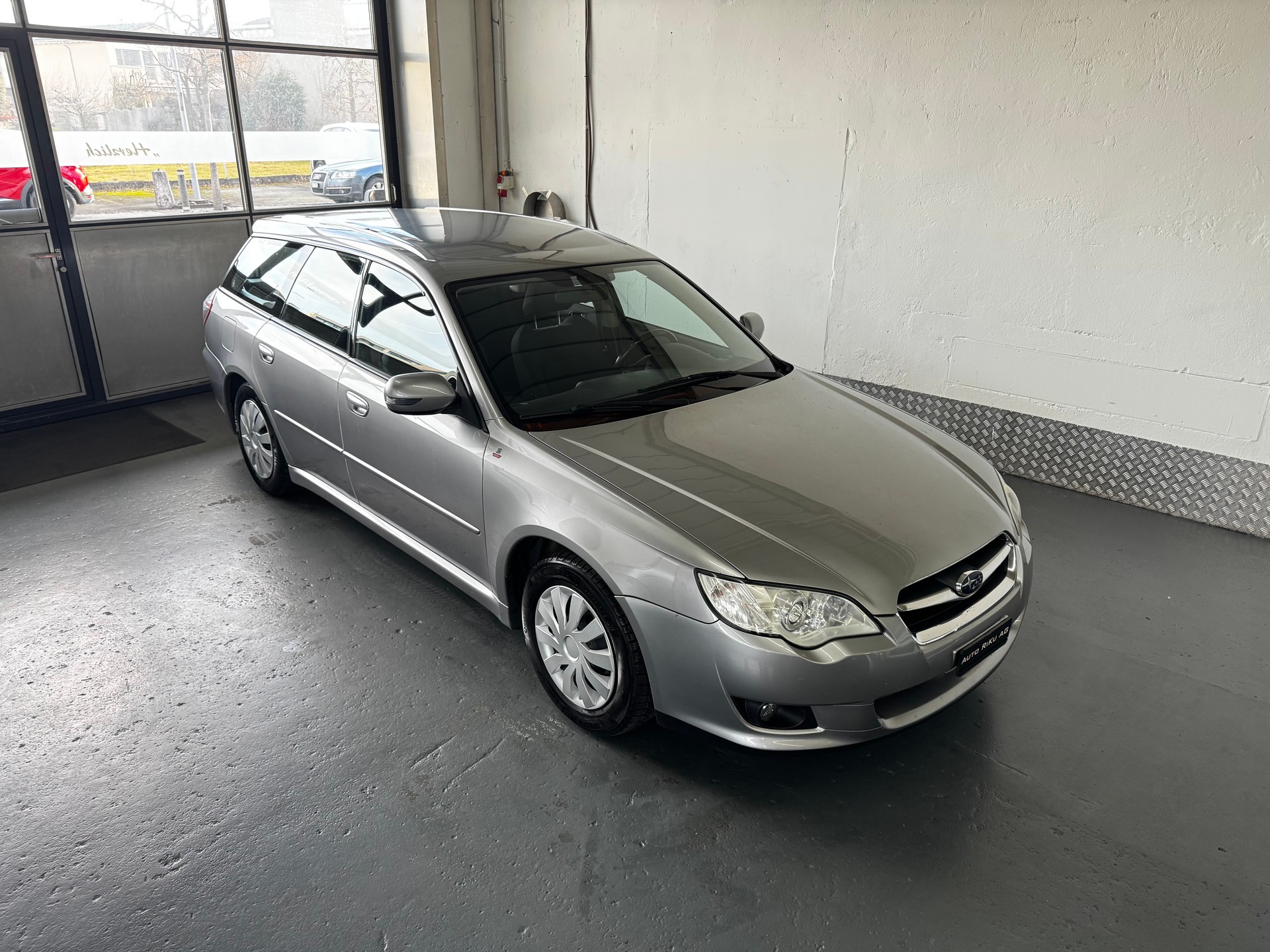 SUBARU Legacy 2.0R AWD Swiss Automatic