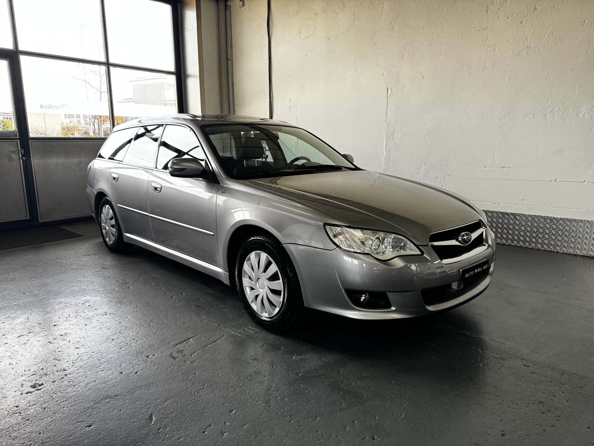SUBARU Legacy 2.0R AWD Swiss Automatic-showroom-element-1