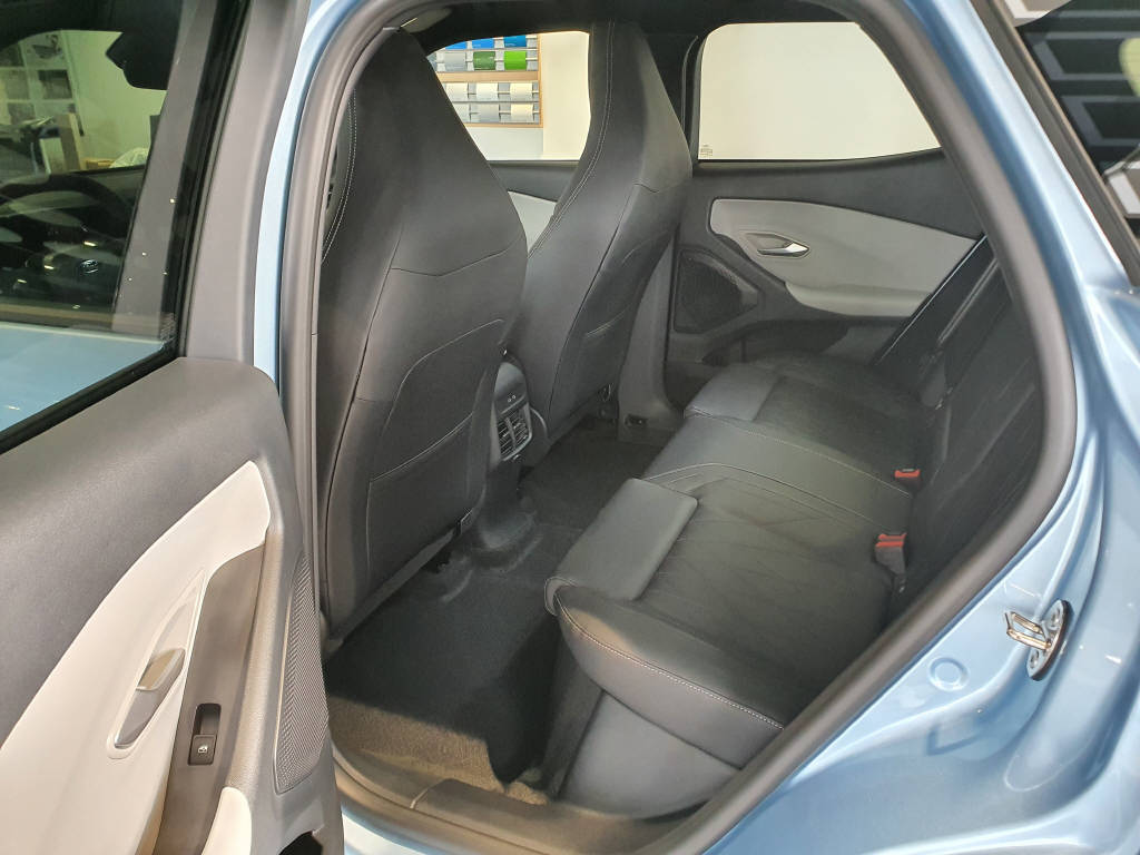 FORD Explorer Extended Range Premium AWD-image-11