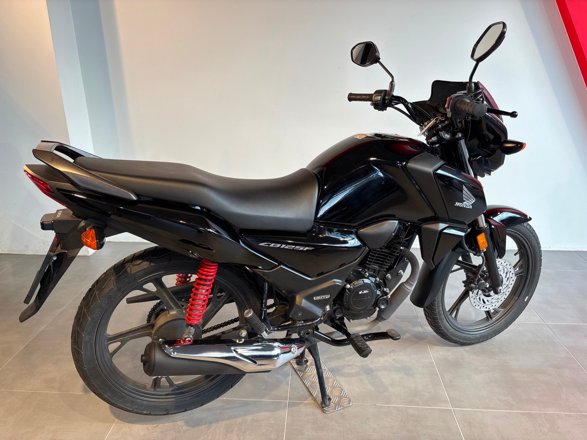 HONDA CBF 125 M-showroom-element-2