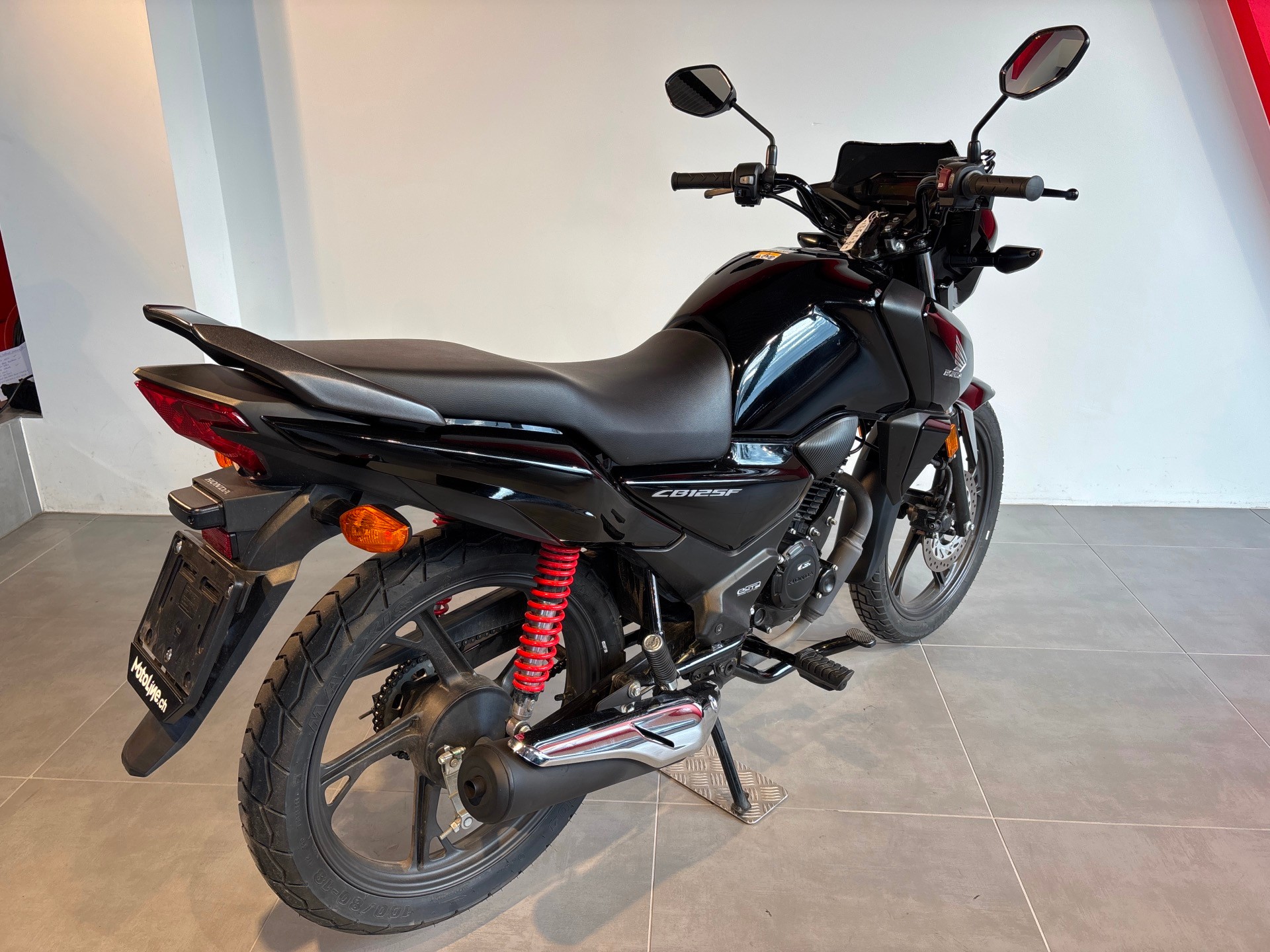 HONDA CBF 125 M-showroom-element-3