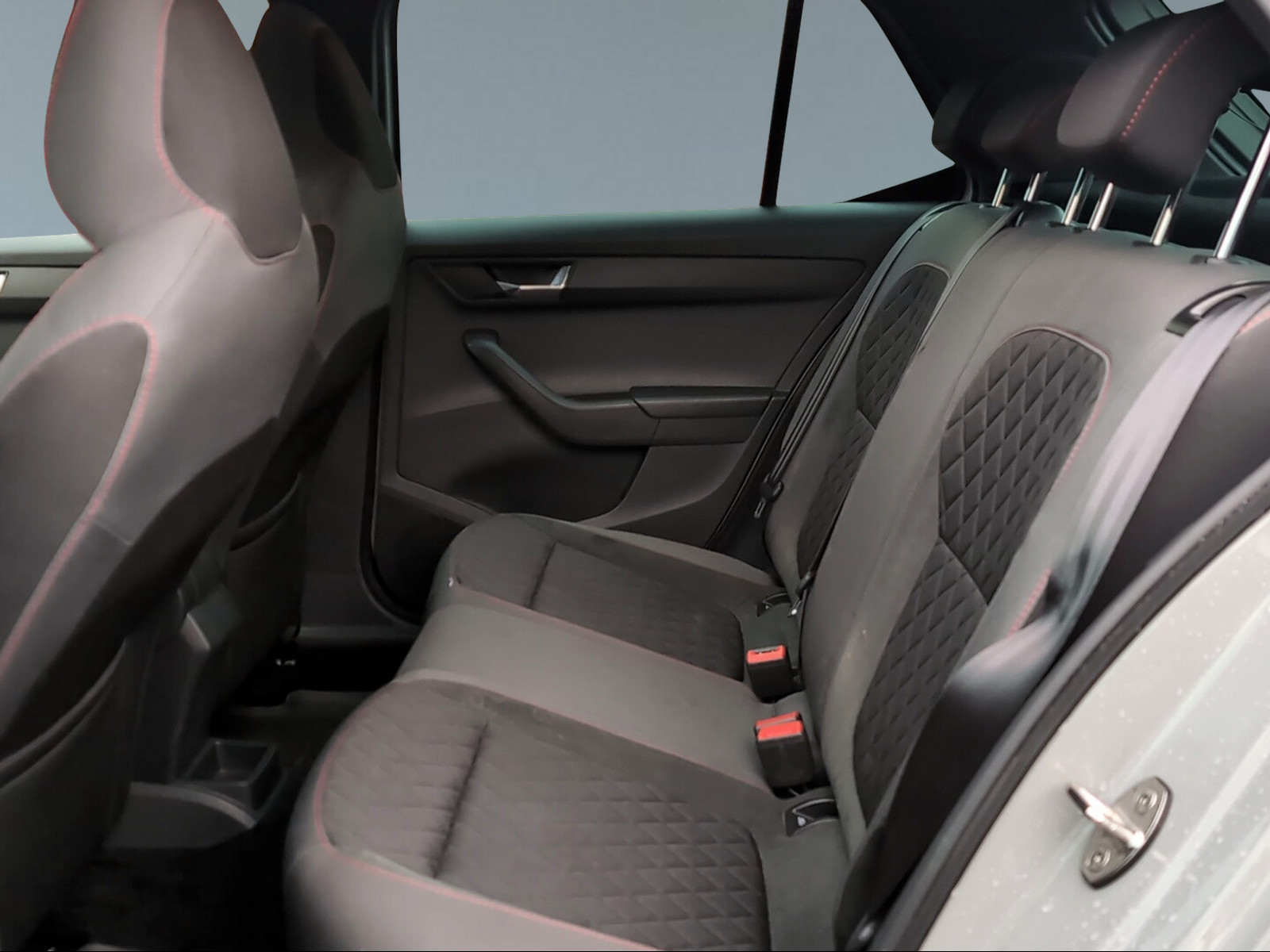 SKODA Fabia 1.0 TSI Monte Carlo DSG-image-7