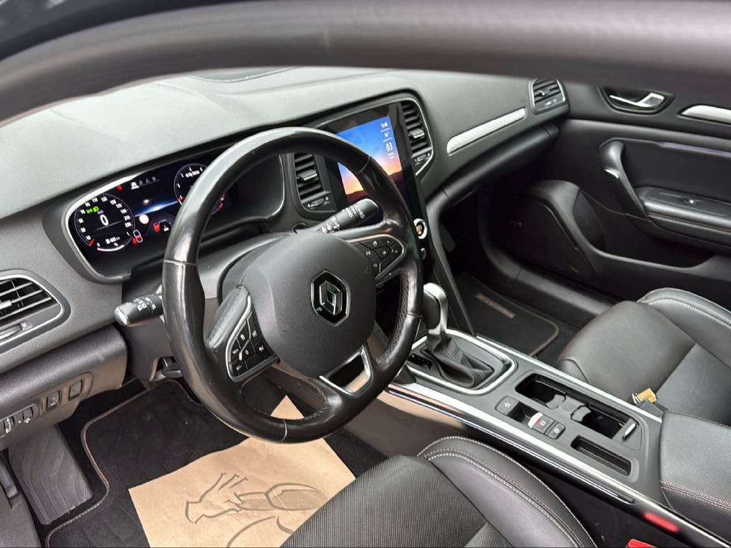 RENAULT Mégane 1.3 TCe 160 Intens EDC-image-11