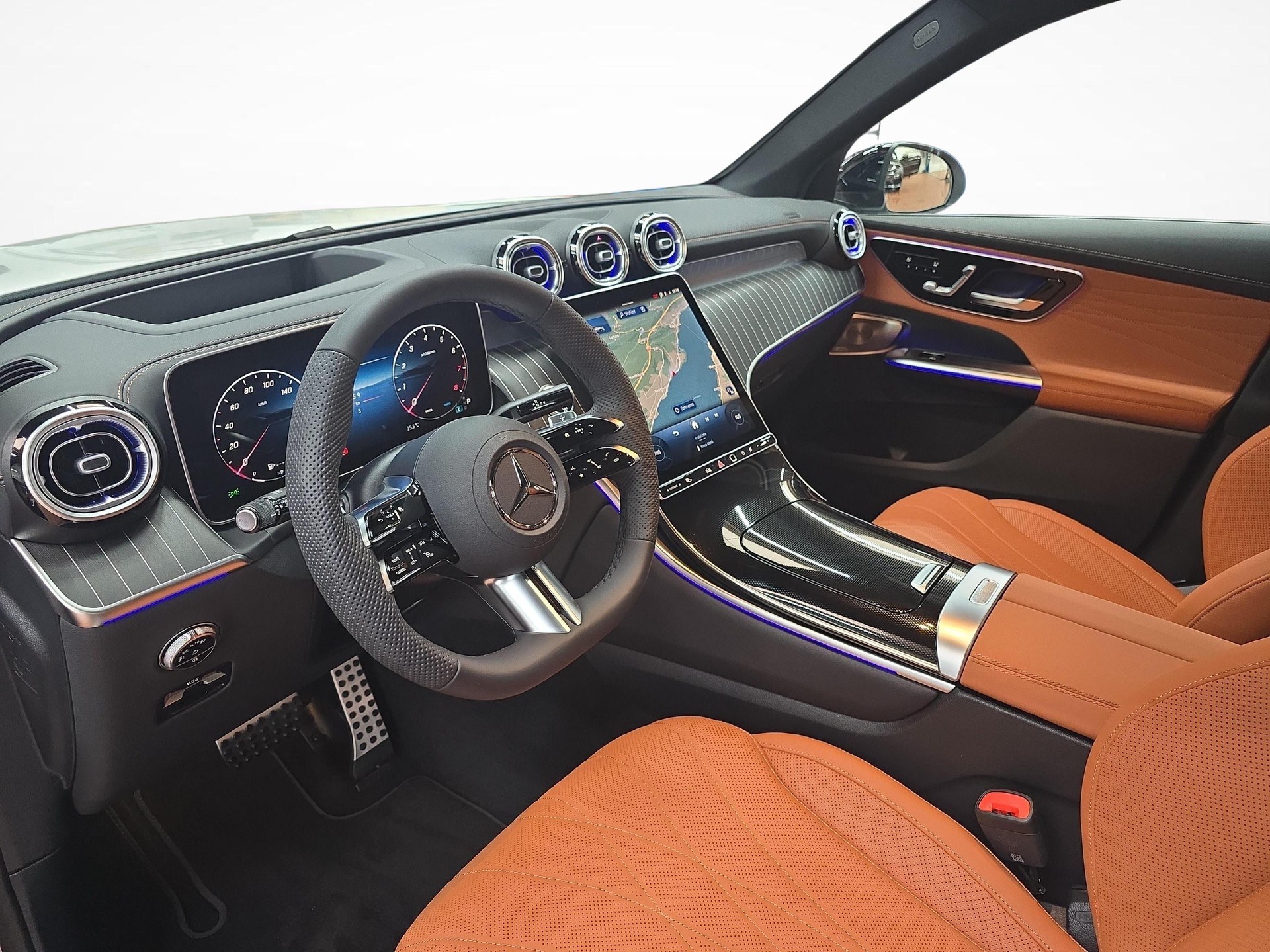 MERCEDES-BENZ GLC 300 4MATIC AMG Line-image-5