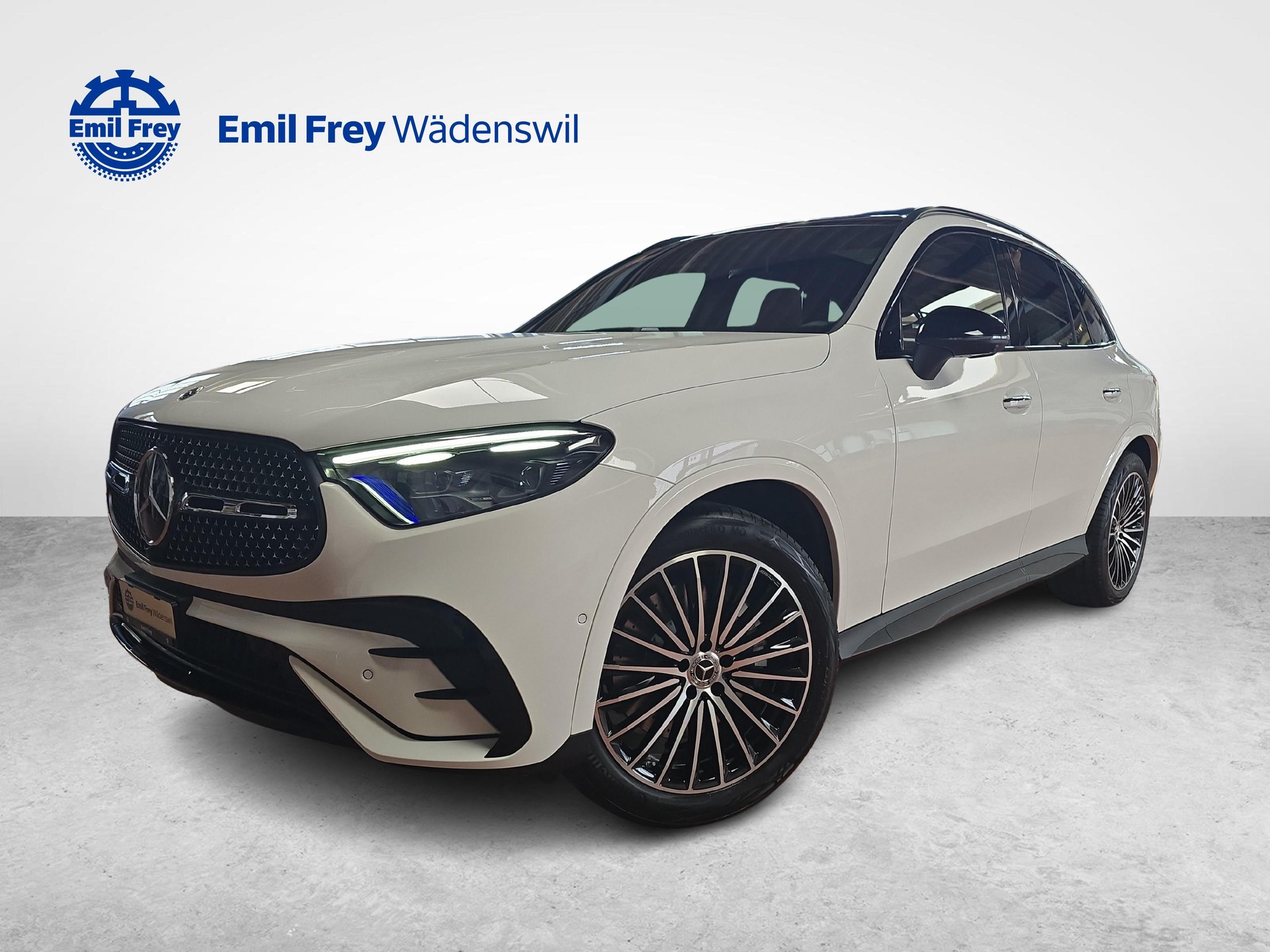MERCEDES-BENZ GLC 300 4MATIC AMG Line-image-11