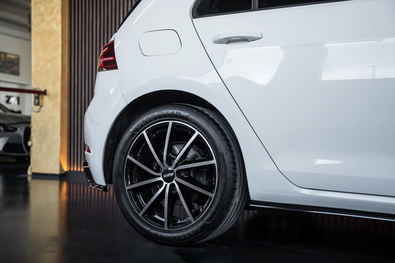 VW Golf 1.5 TSI EVO R-Line Comfortline-image-9